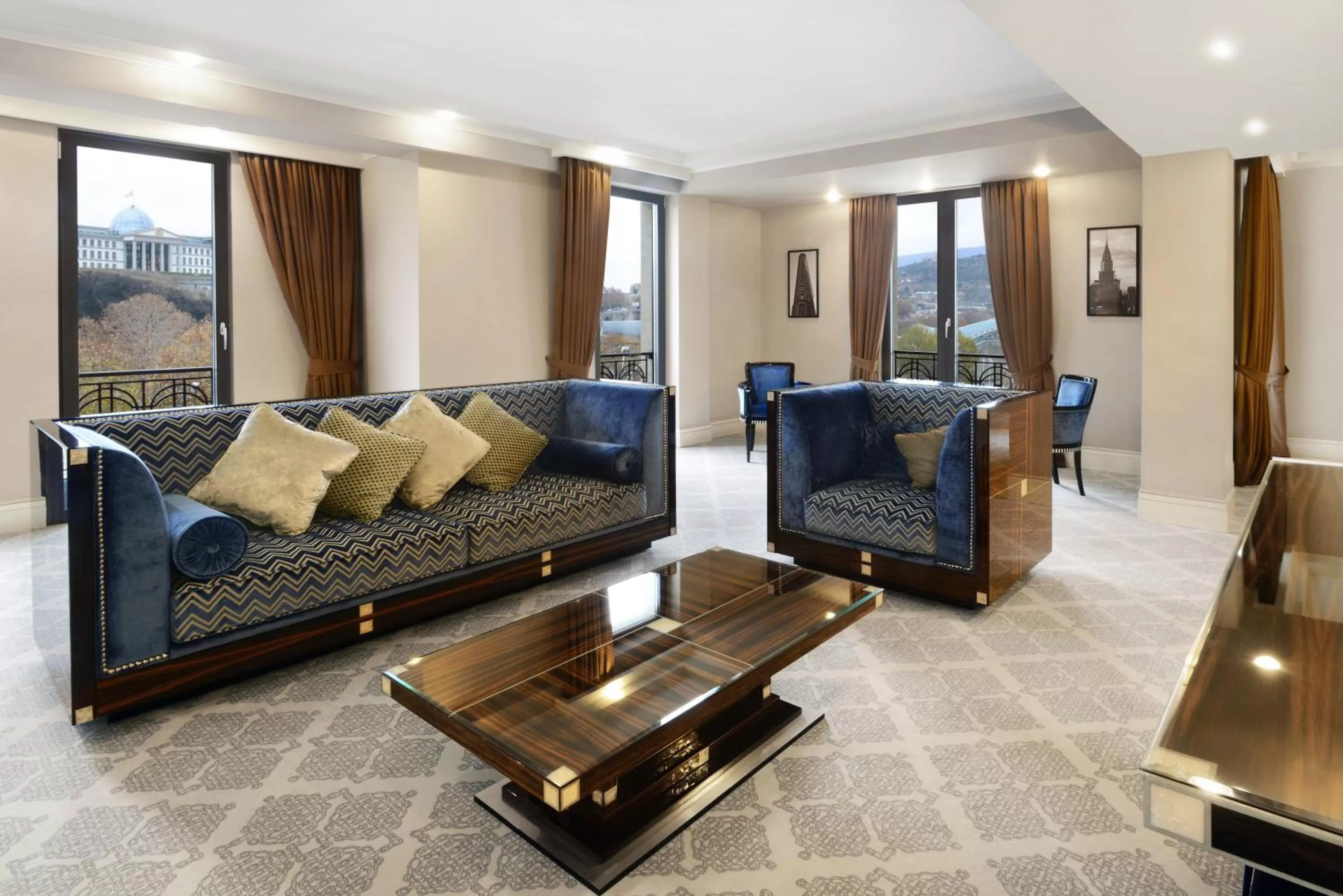 Living room in Ambassadori Tbilisi Hotel