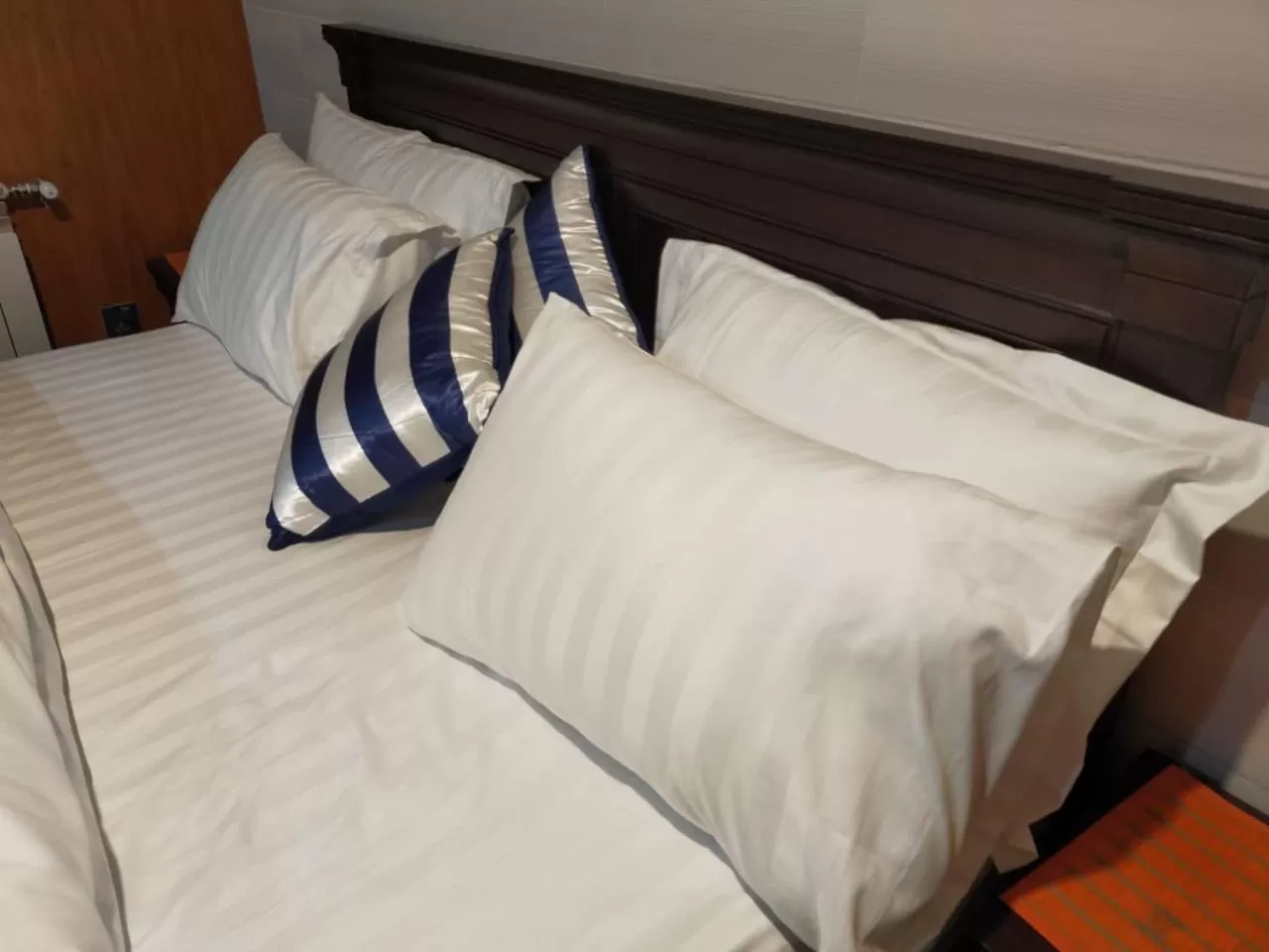 Bed in Shagufta Royal Hotel Murree