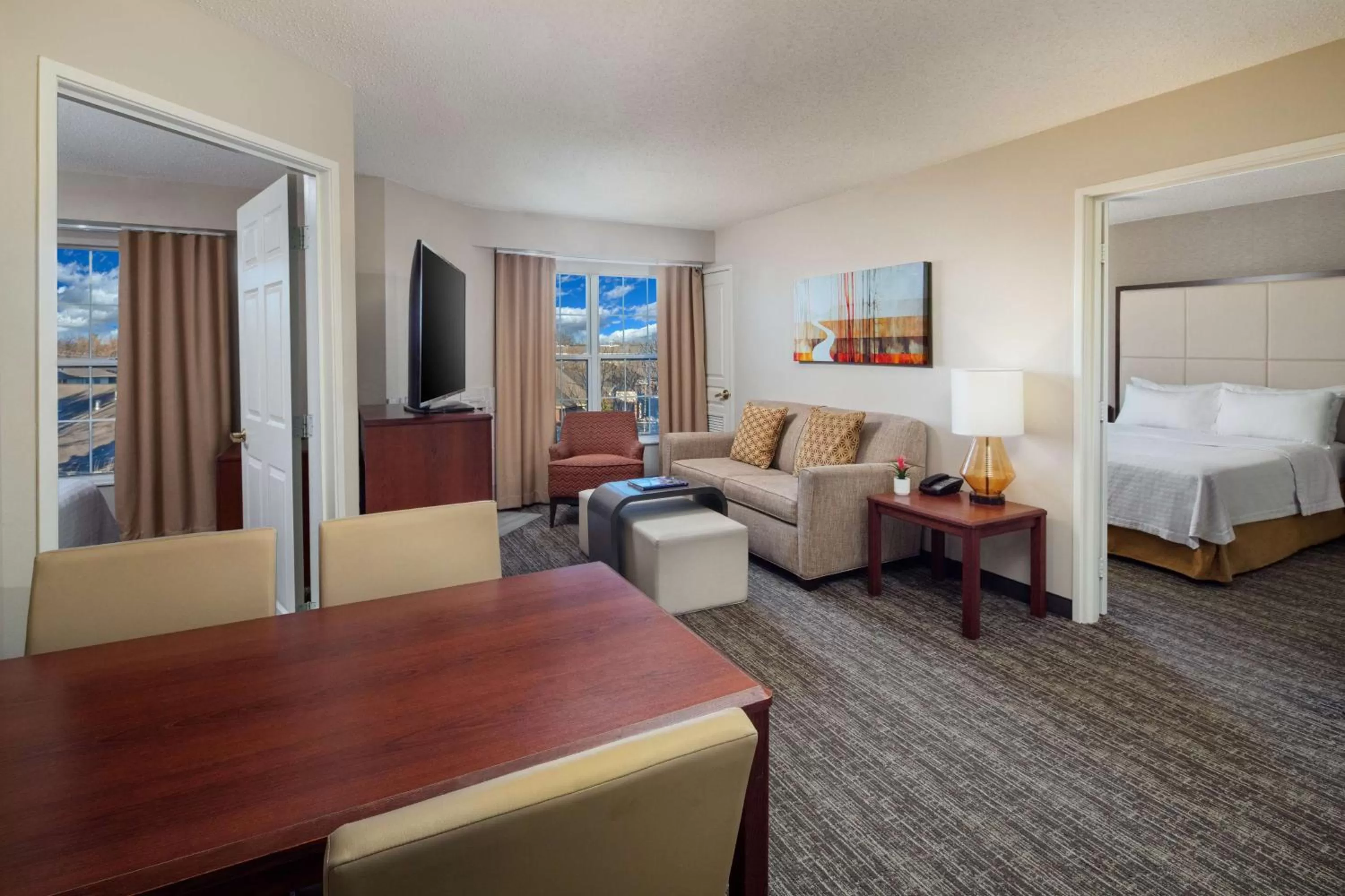 Living room, Bed in Homewood Suites by Hilton Columbus-Dublin