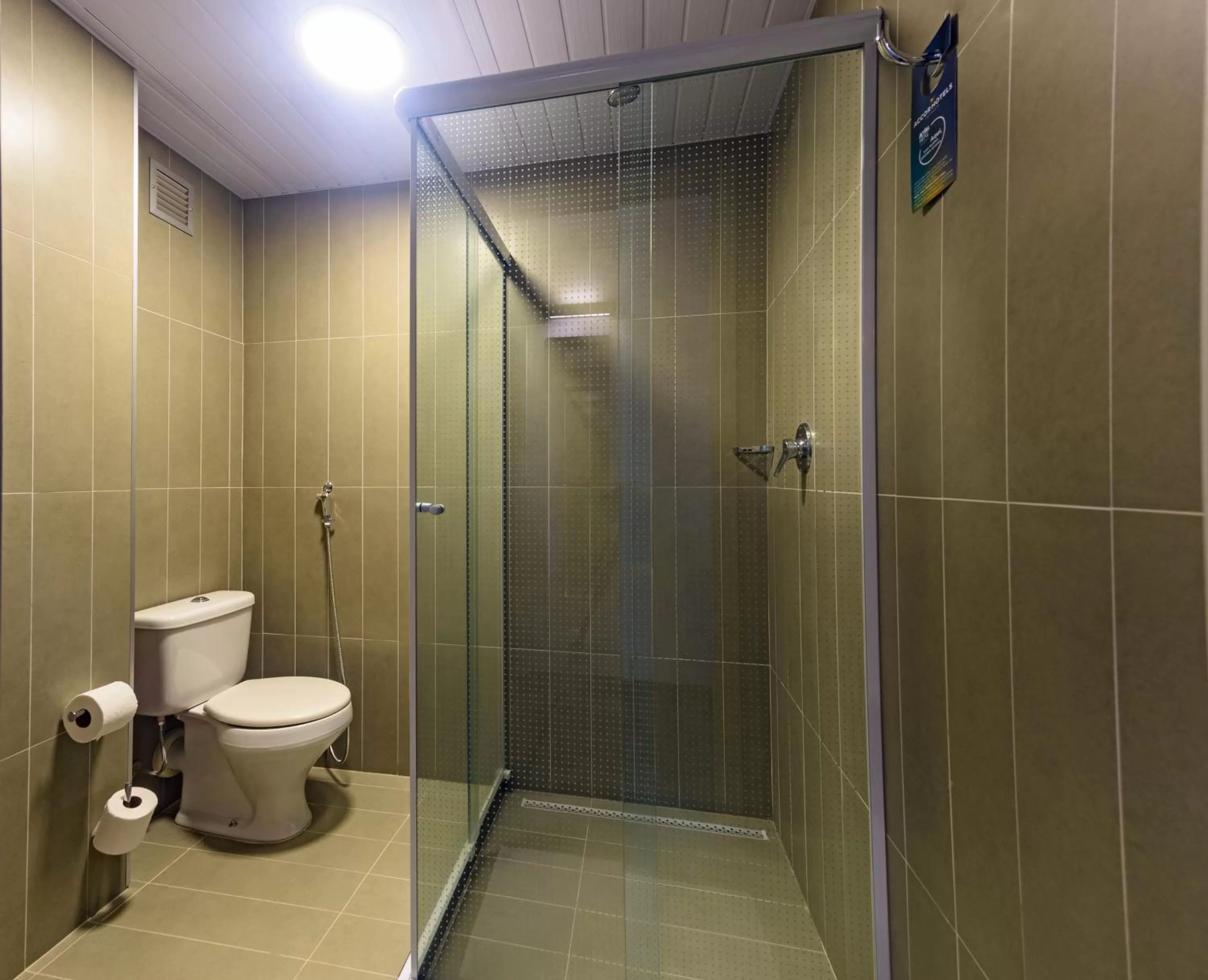 Bathroom in ibis Ribeirao Preto Shopping