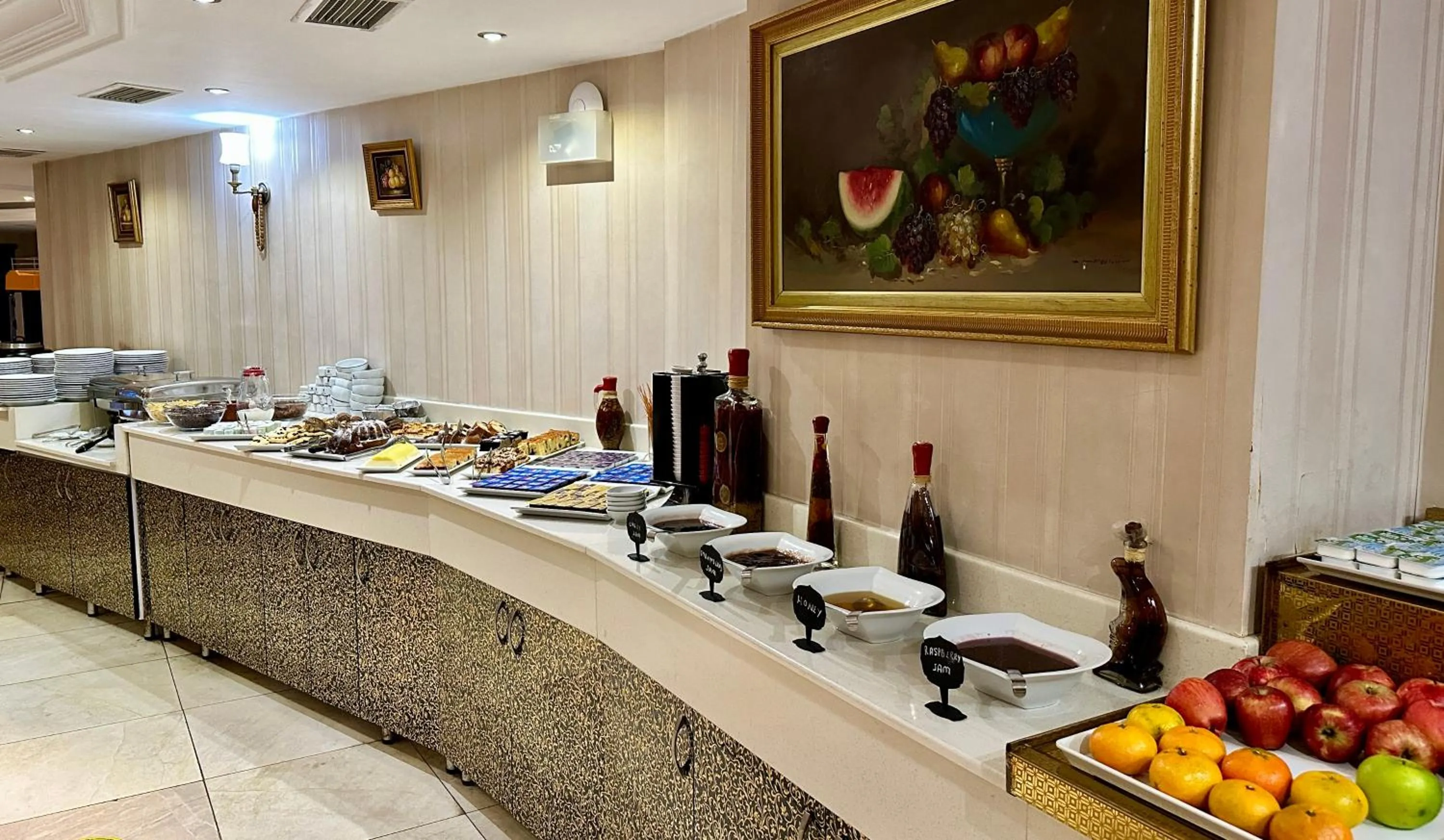 Food and drinks in Askoc Hotel & SPA