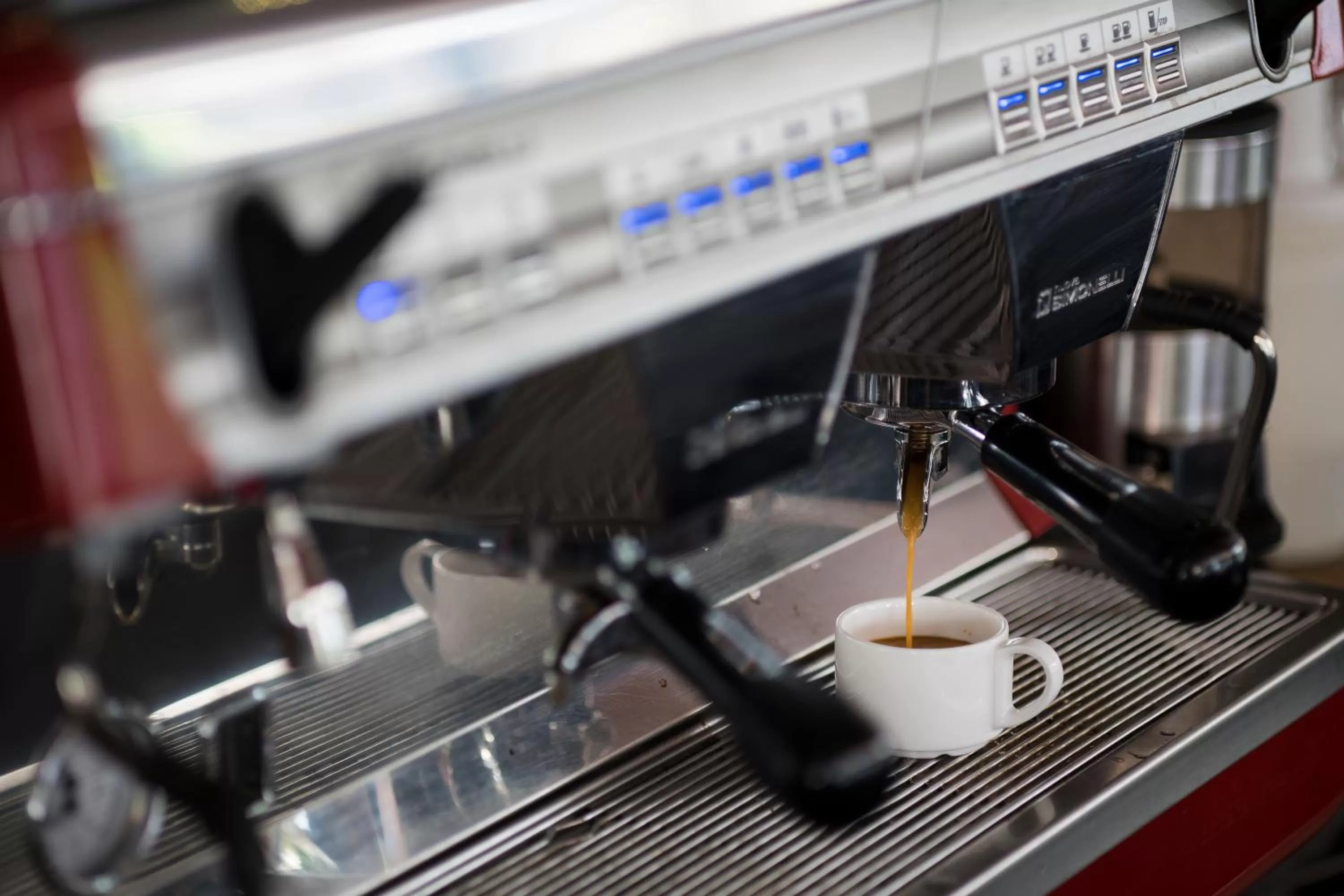 Coffee/tea facilities in Zest Legian by Swiss-Belhotel International