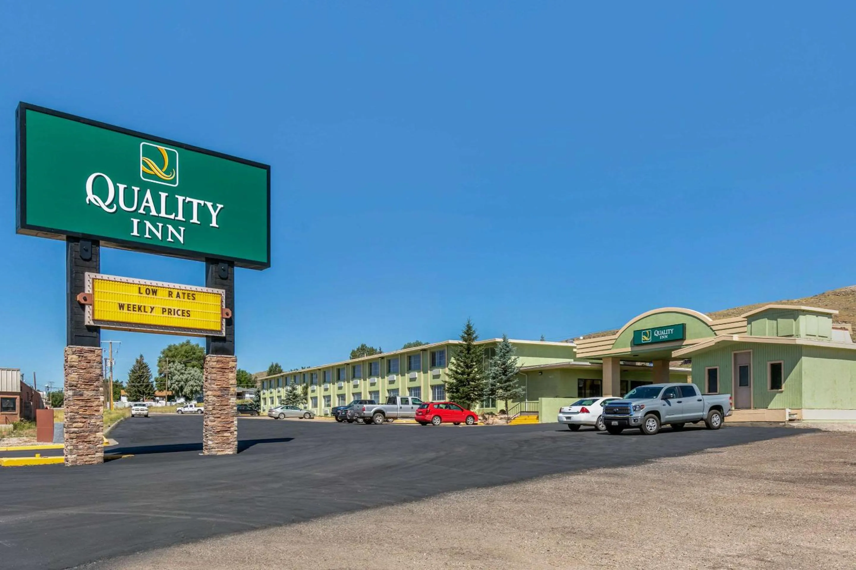 Property building in Quality Inn Rawlins I-80