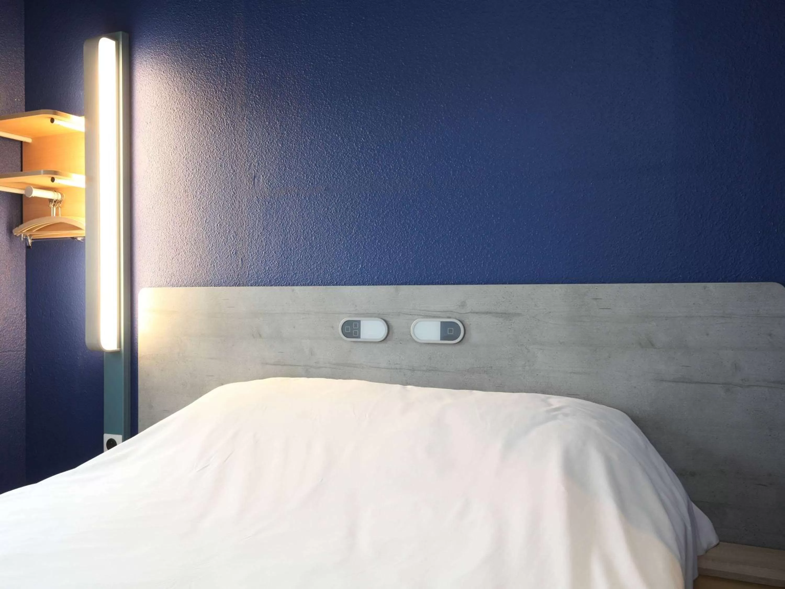 Photo of the whole room, Bed in Hotel Ibis Budget Abbeville