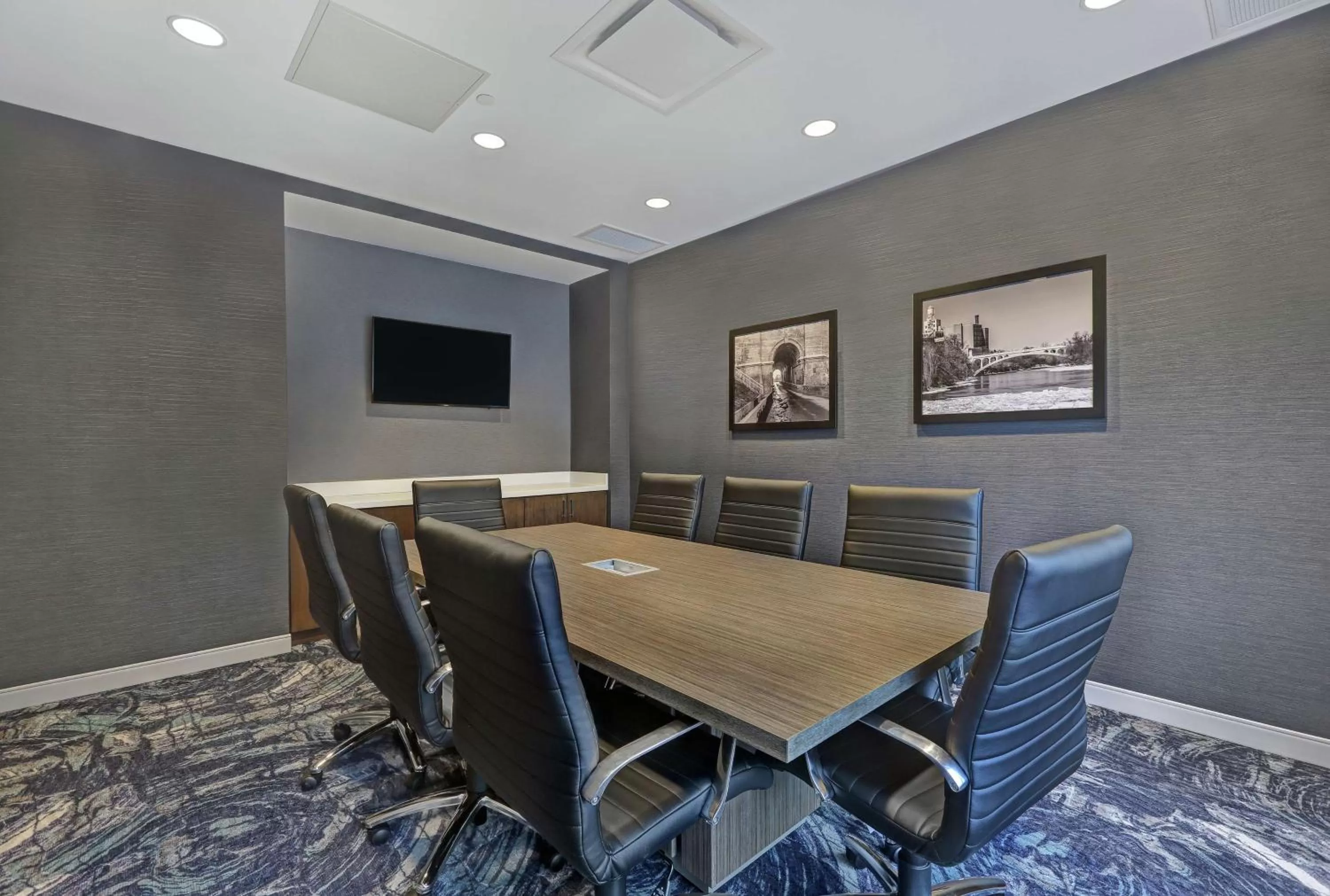 Meeting/conference room in Hampton Inn Peterborough