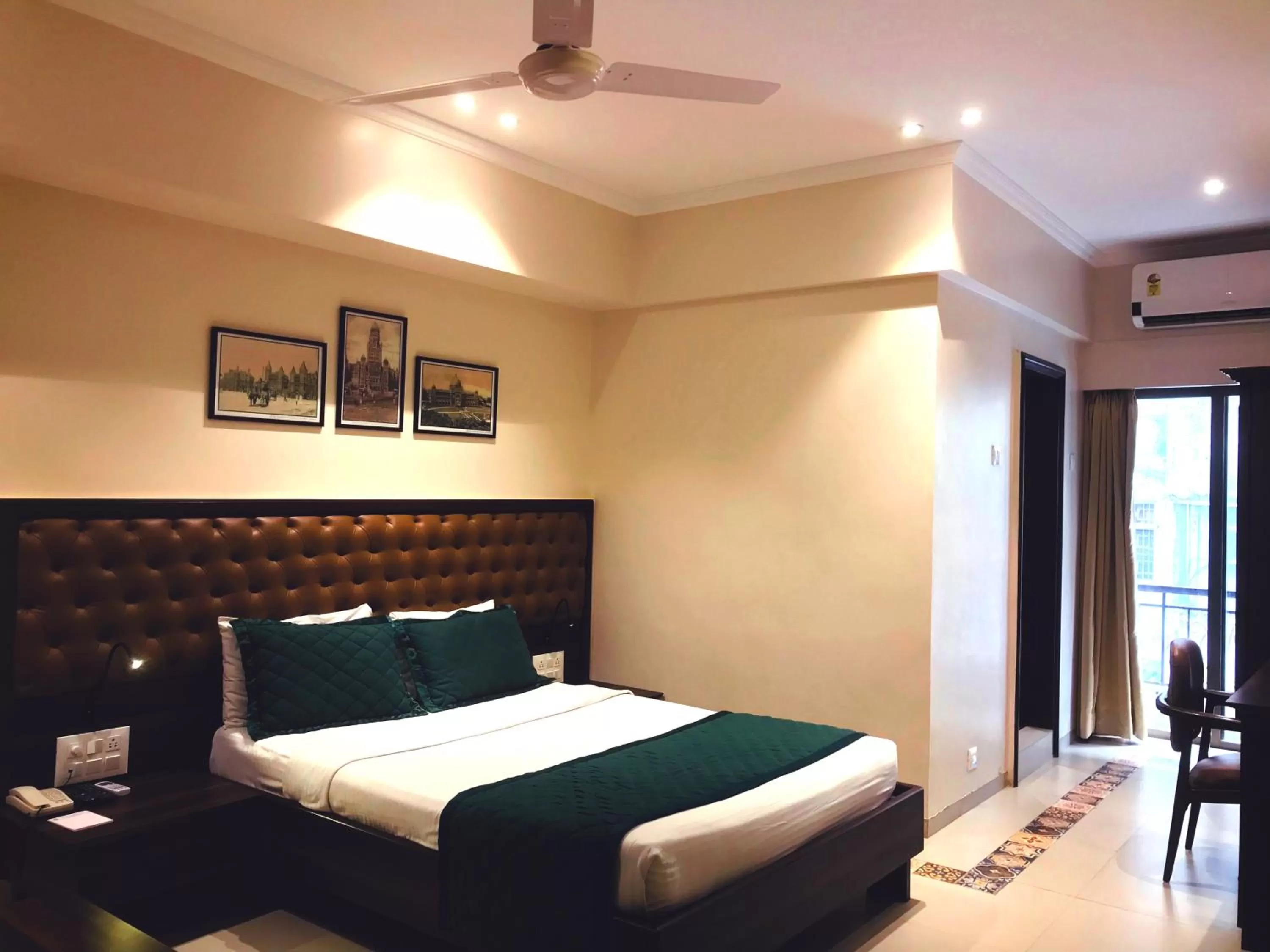 Bedroom, Bed in West End Hotel Opp Bombay Hospital
