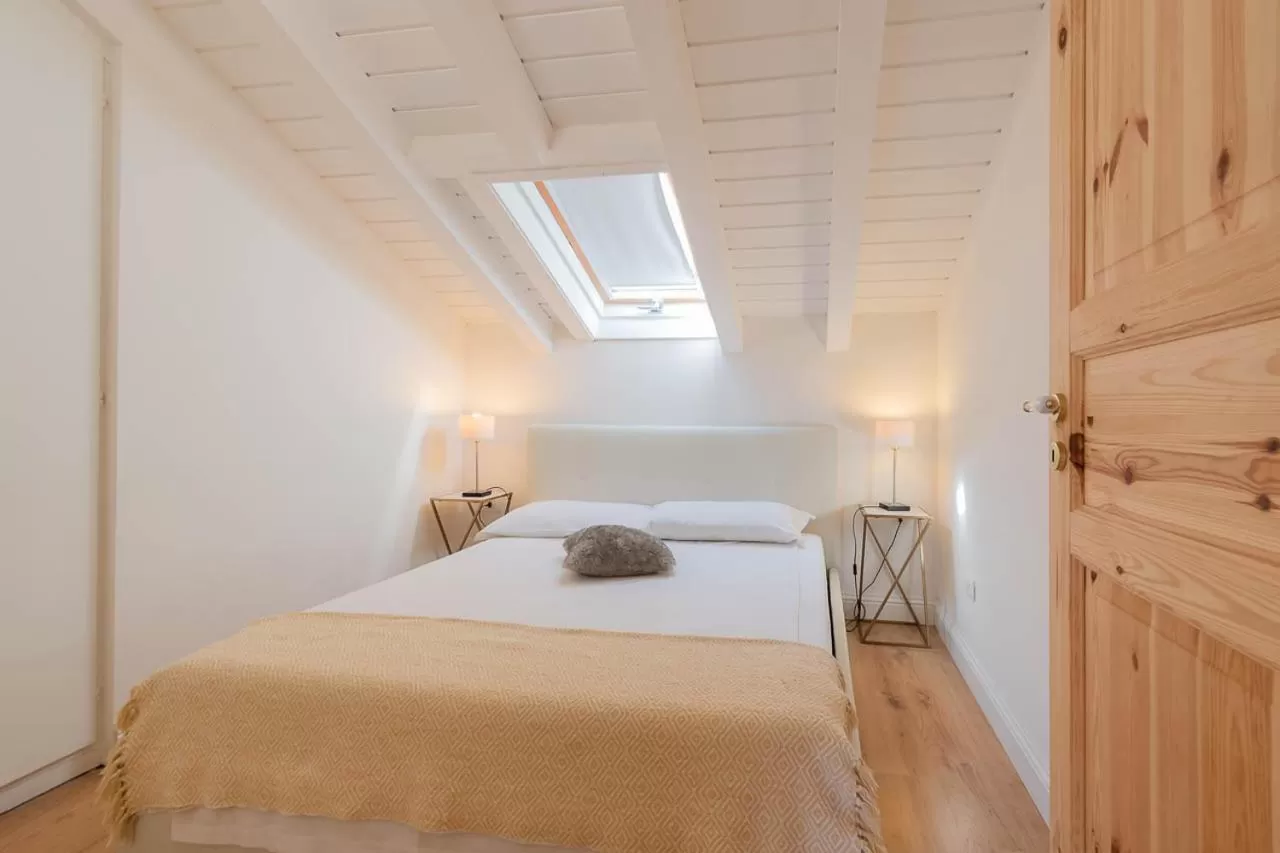 Bed in The Leoncino Hotel