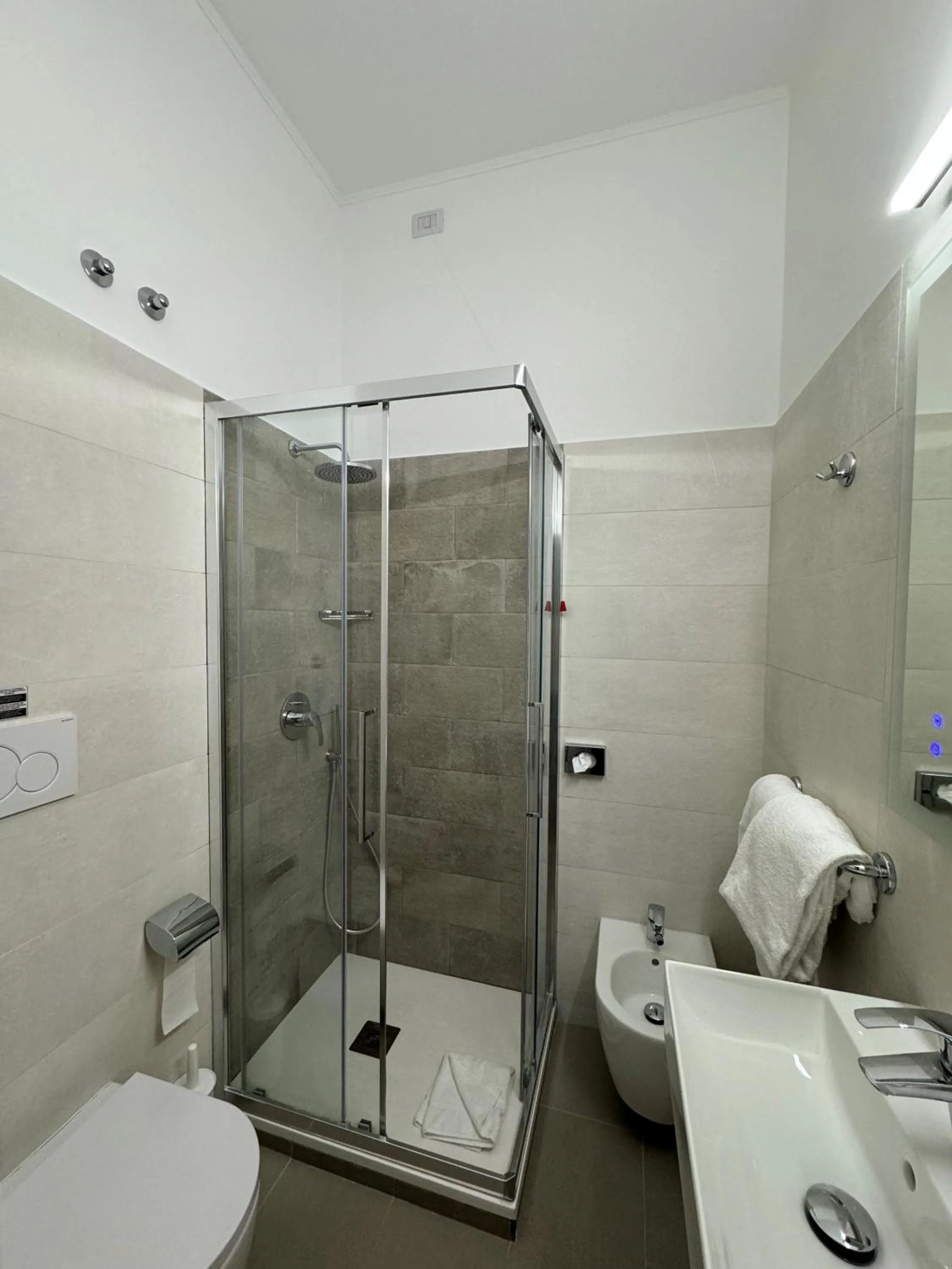 Bathroom in Hotel RomAntica