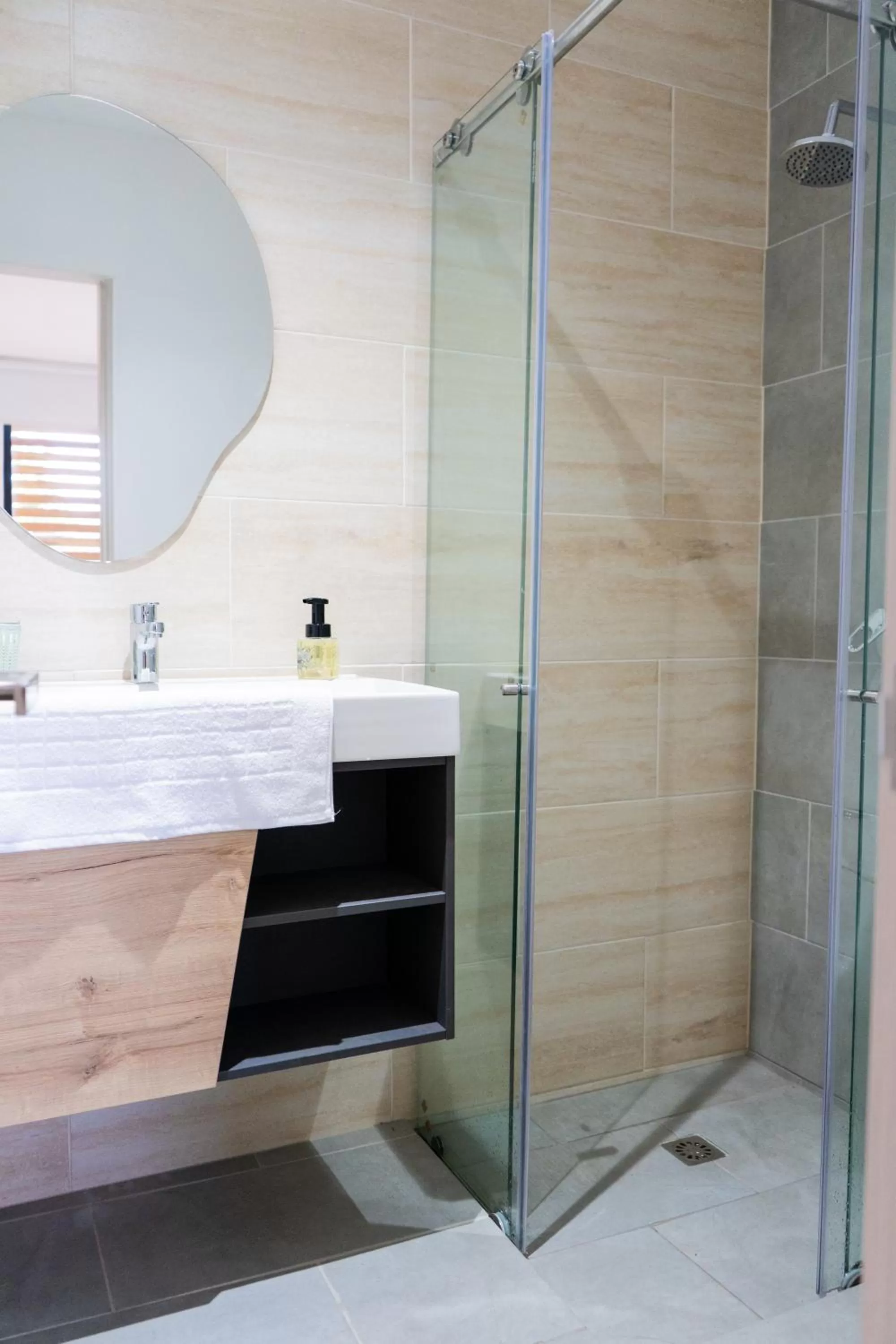 Shower in Zentrico Boutique