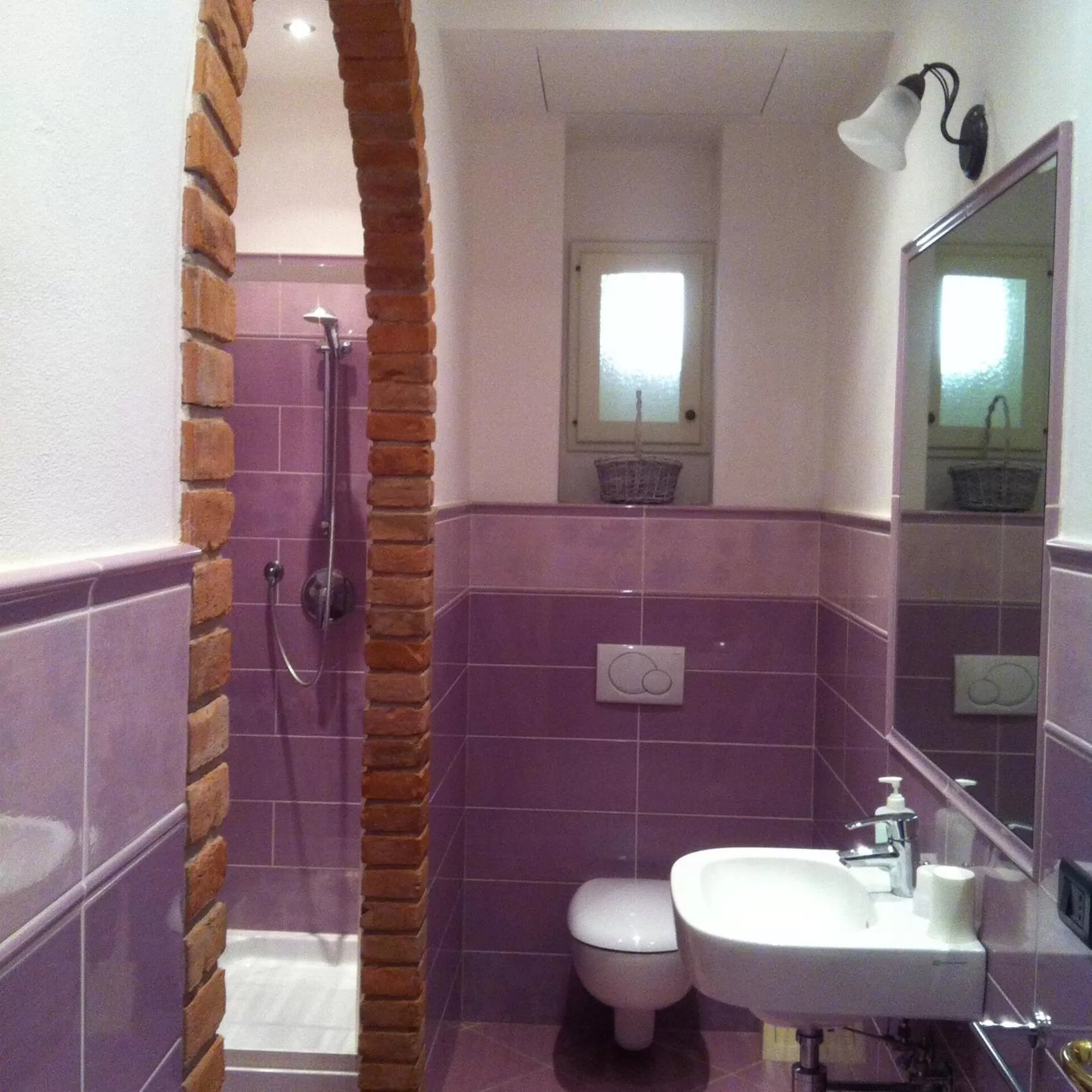 Bathroom in Cav Costa degli Etruschi