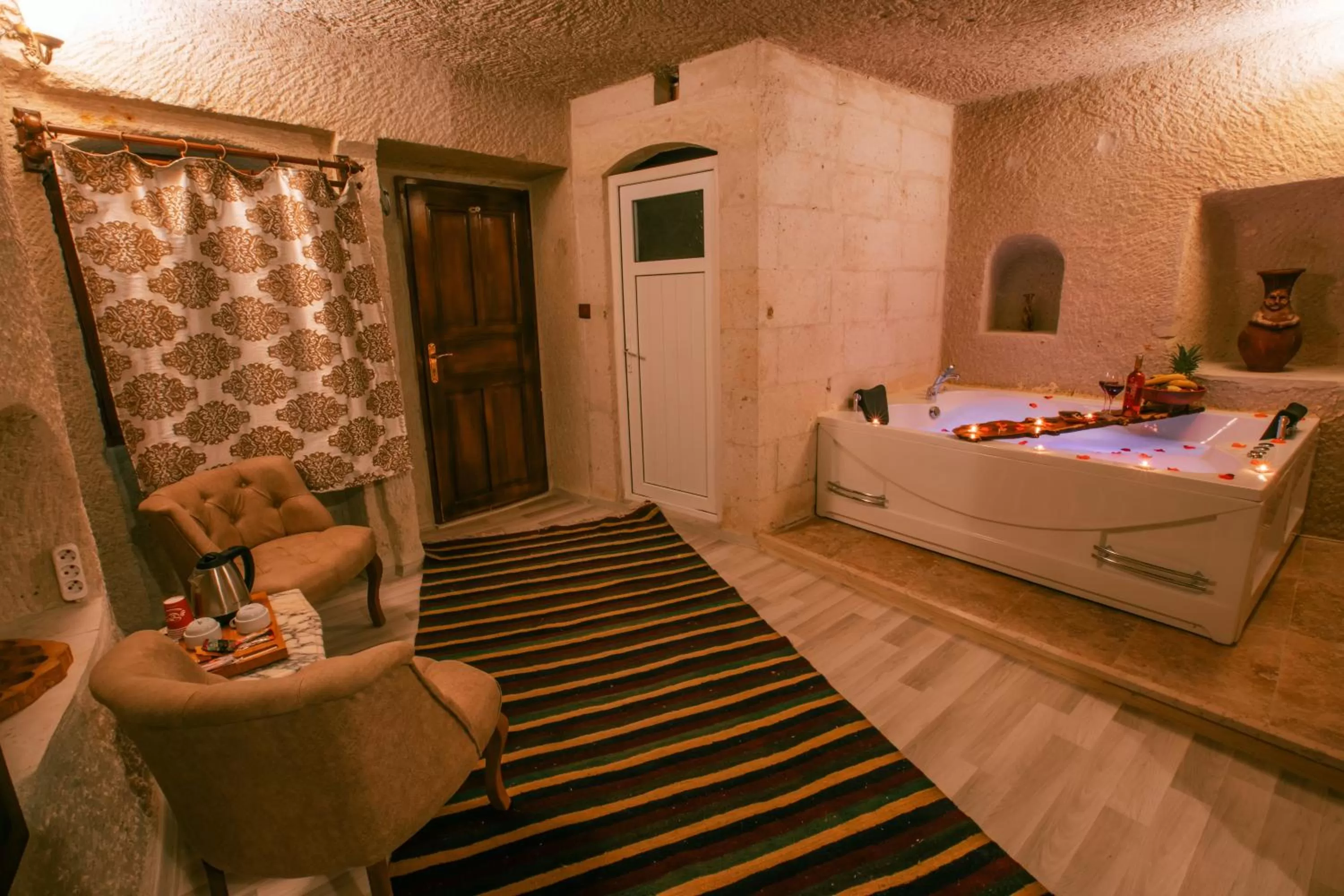 Seating area, Bed in Mia Cappadocia Cave Hotel
