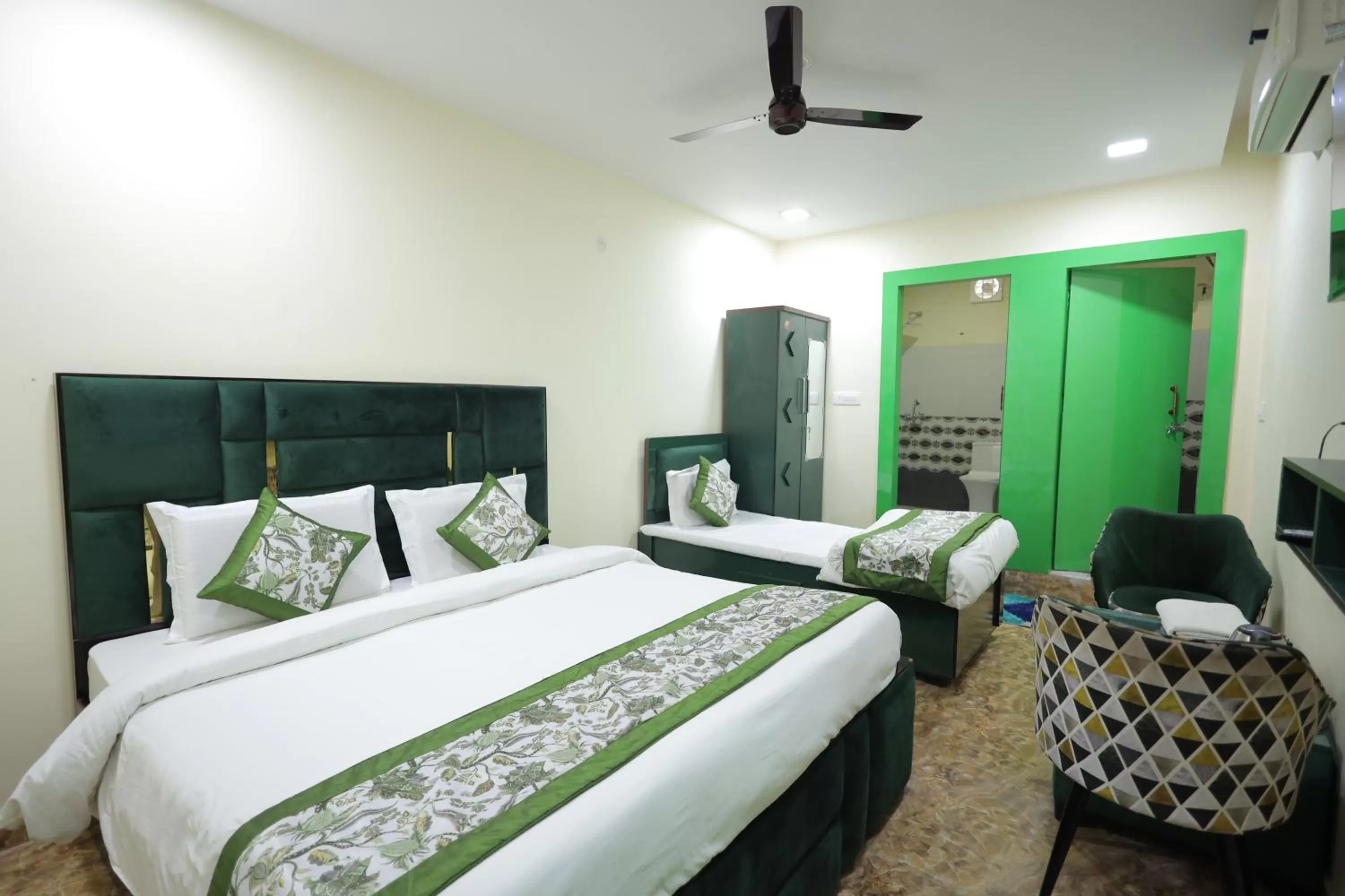 Bedroom, Bed in Tulsi Garden- Near Prem Mandir Vrindavan