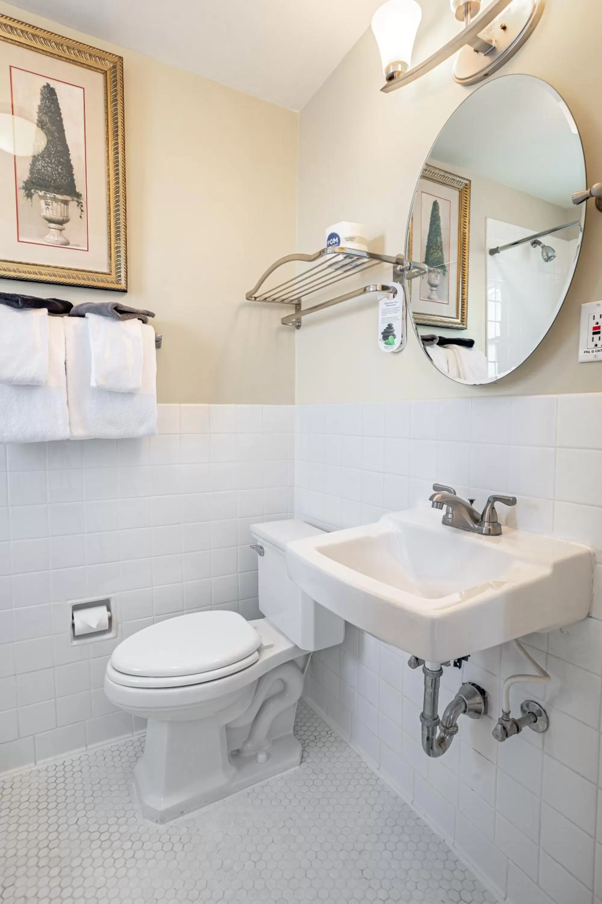Bathroom in Echo Mountain Inn