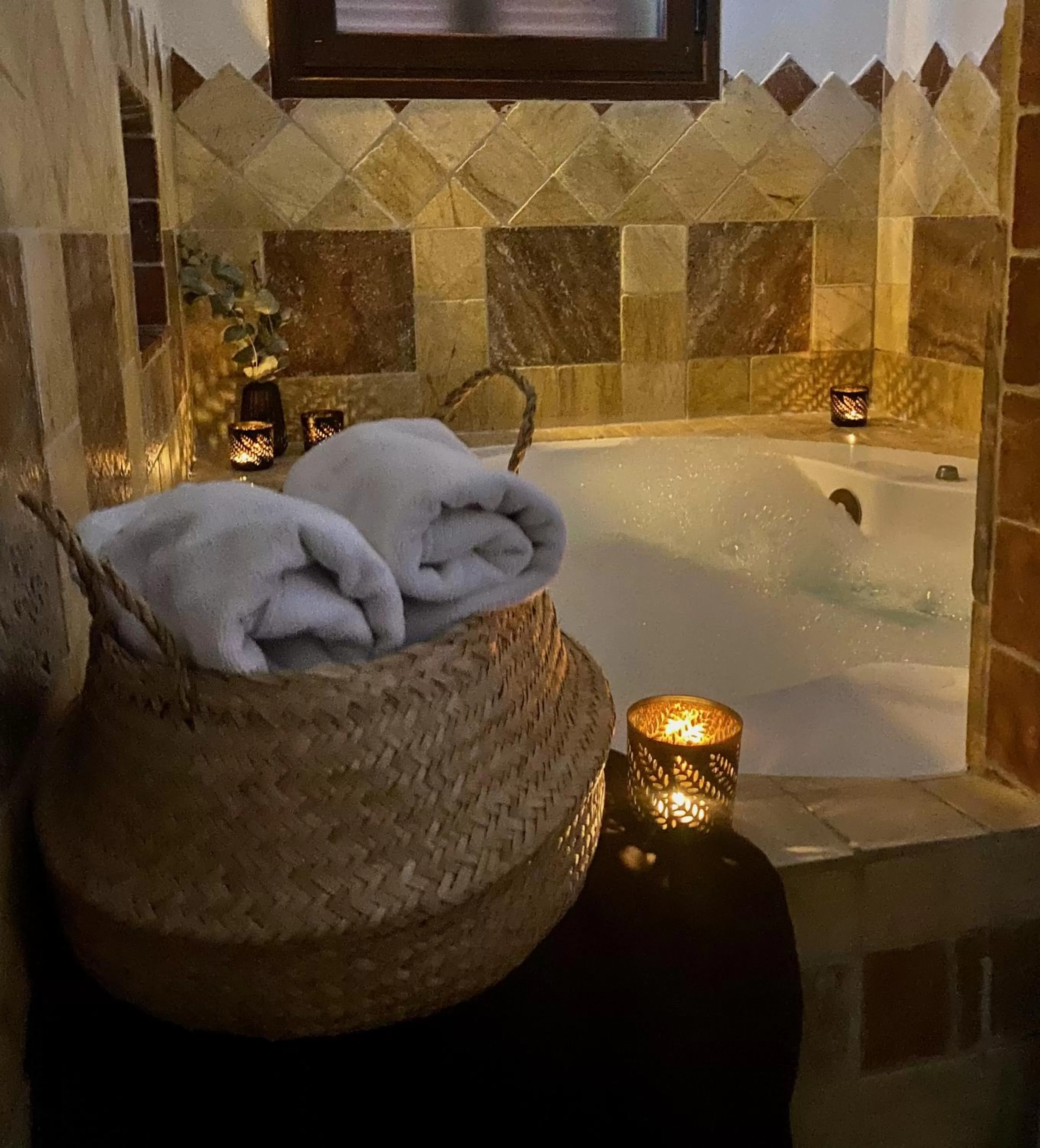 Hot Tub in Hospedería Ballesteros