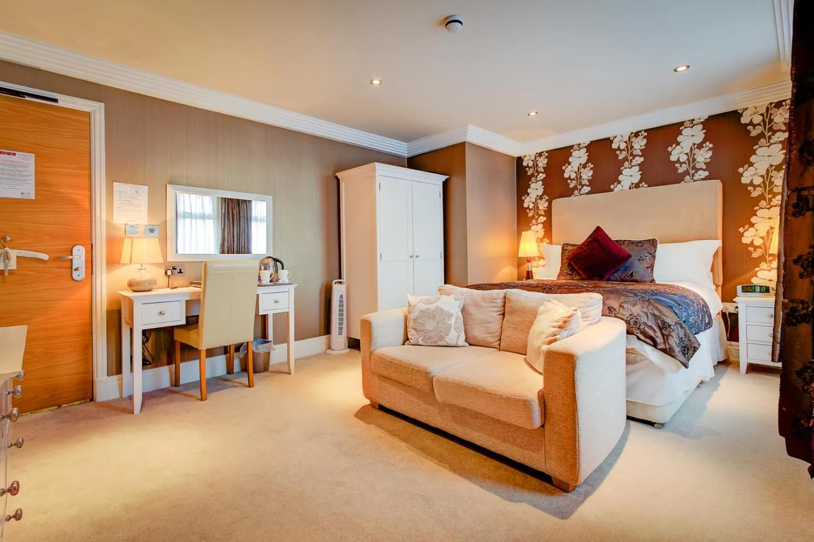 Bedroom, Bed in Number One South Beach