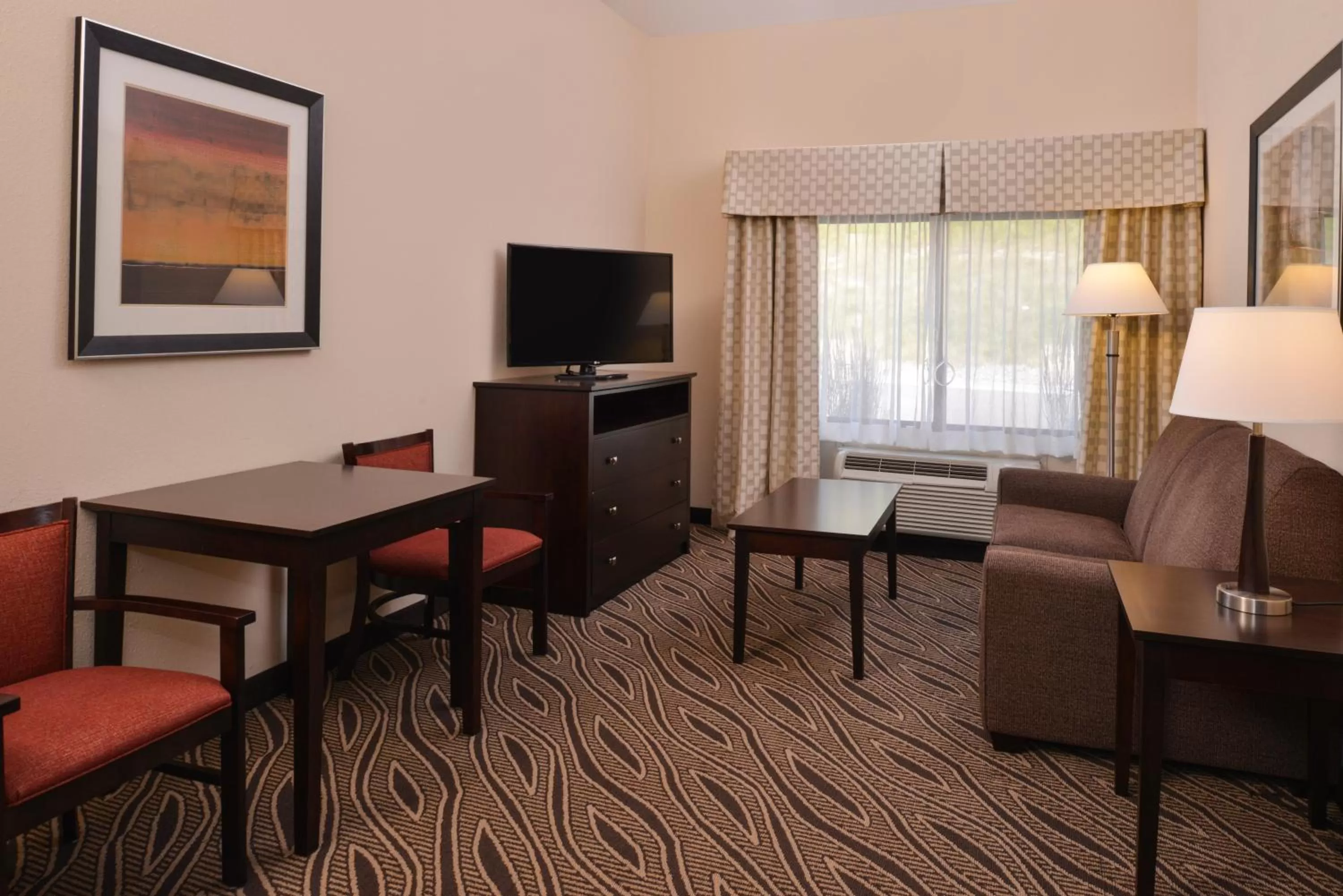 Photo of the whole room in Holiday Inn Express & Suites Washington - Meadow Lands by IHG