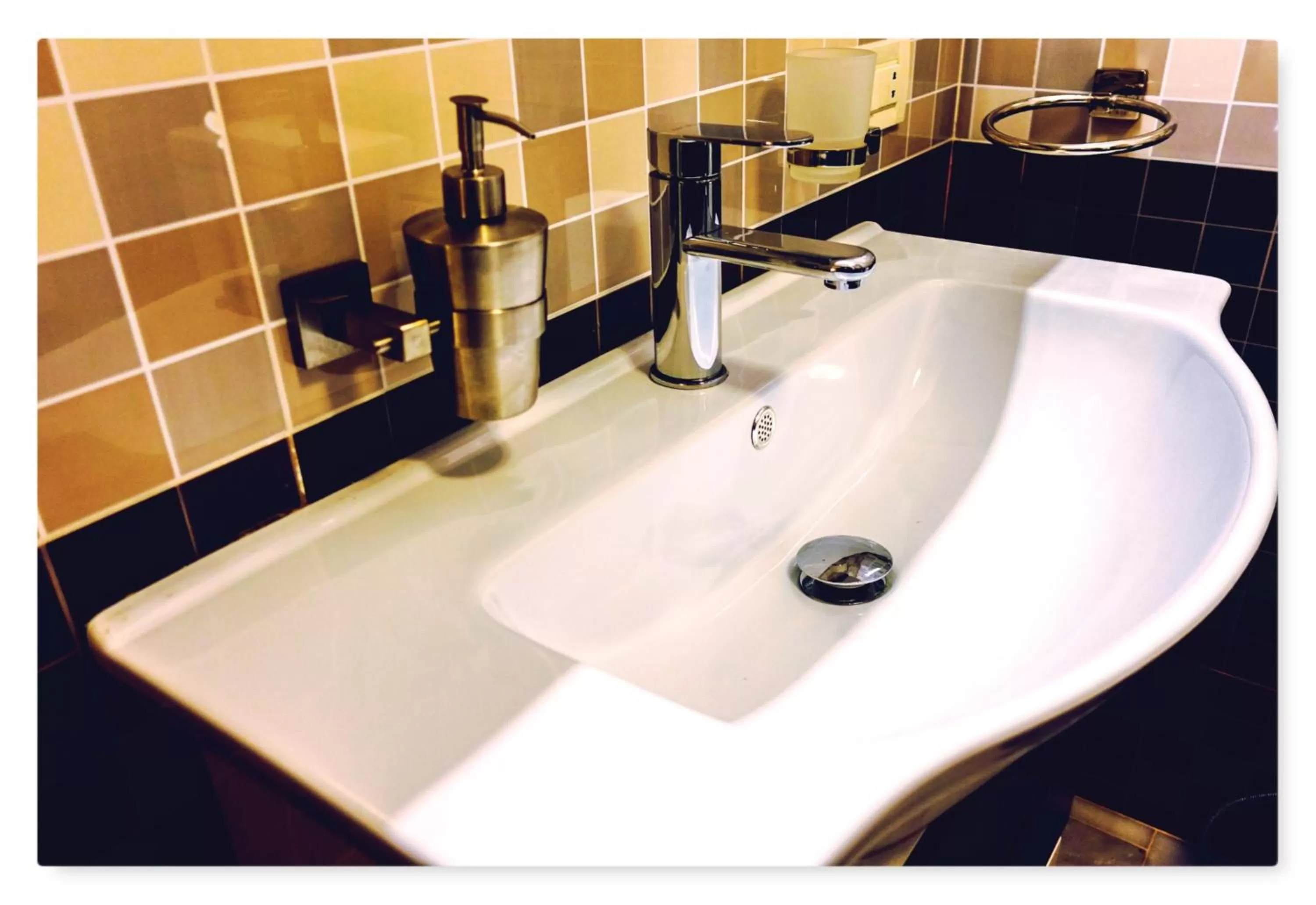 Toilet in Sunset Inn