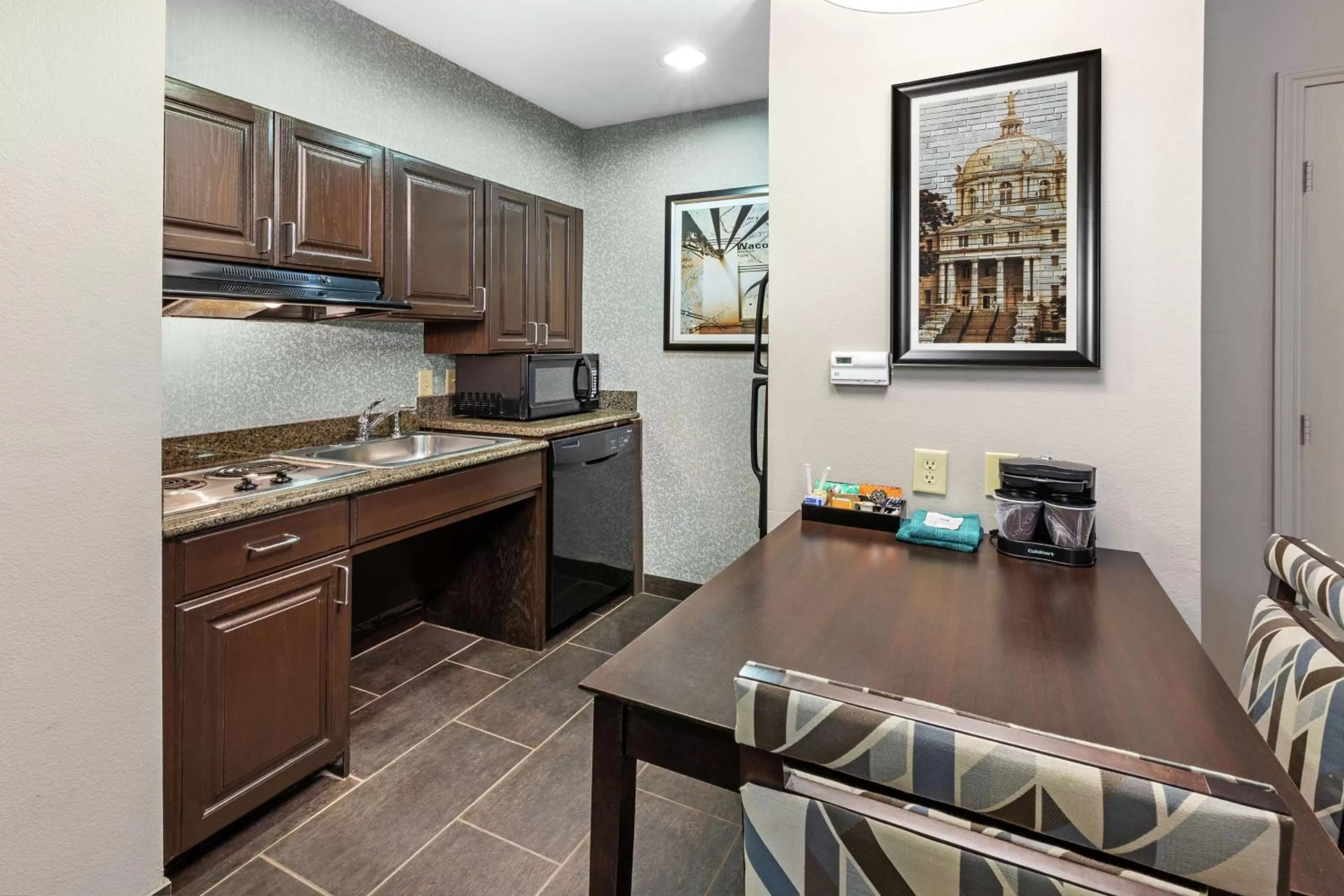 Kitchen or kitchenette in Homewood Suites by Hilton Waco