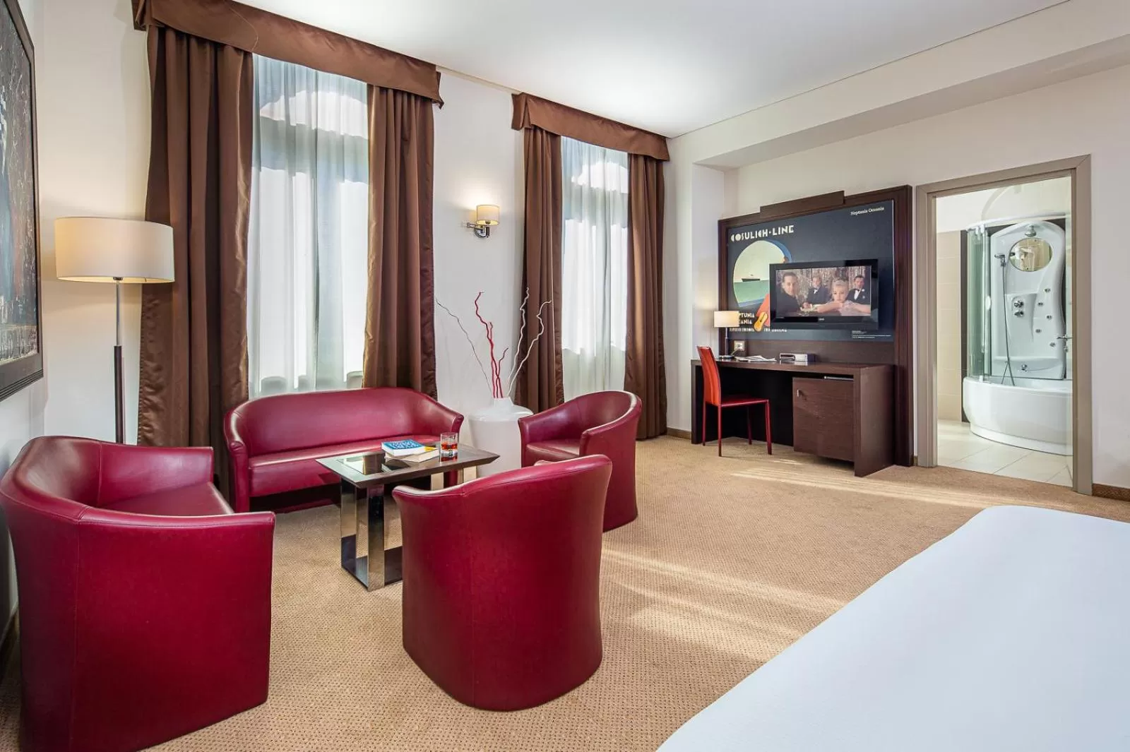 Photo of the whole room, Bed in Europalace Hotel, BW Signature Collection