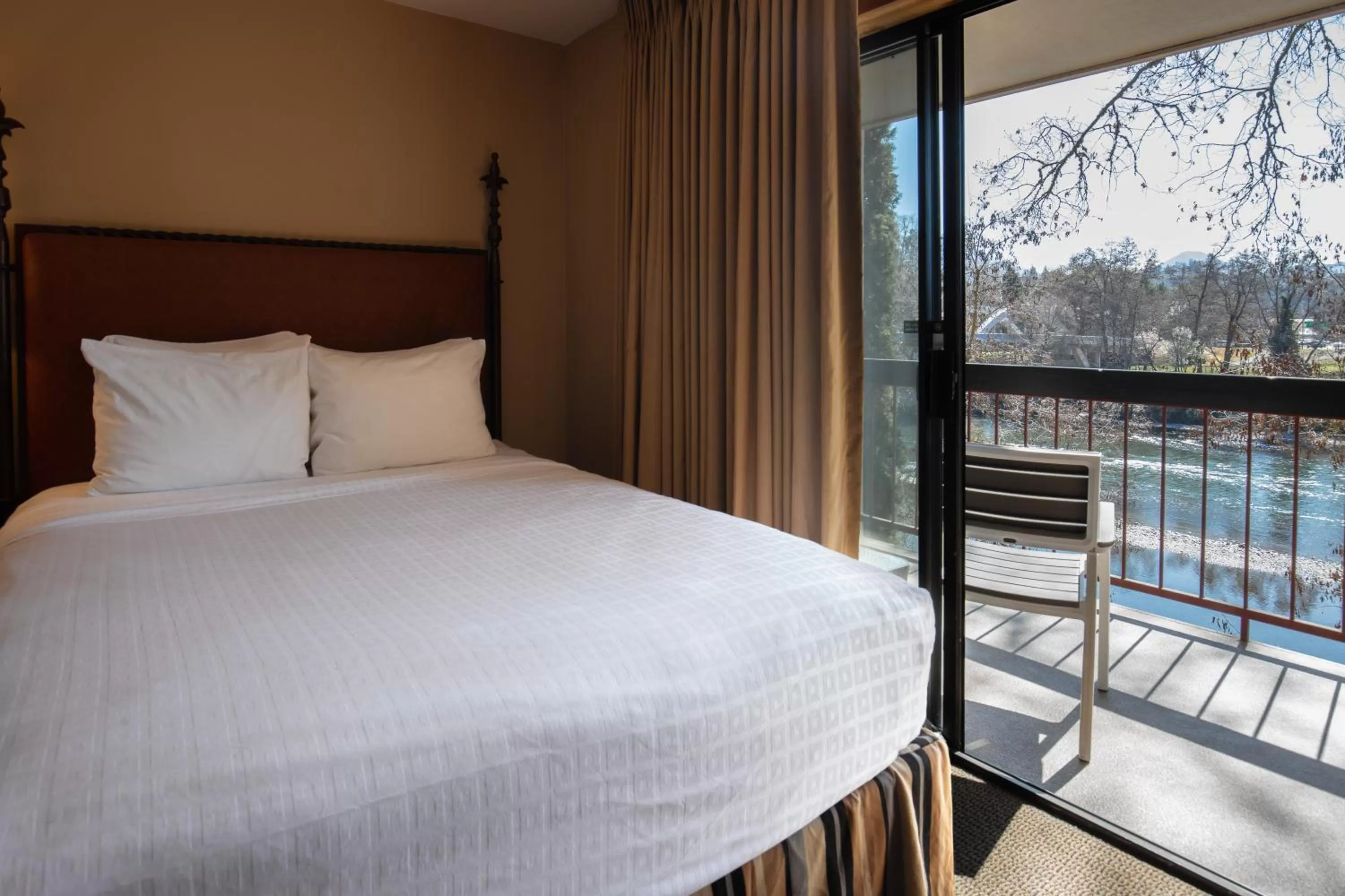 Bed in Riverside Inn