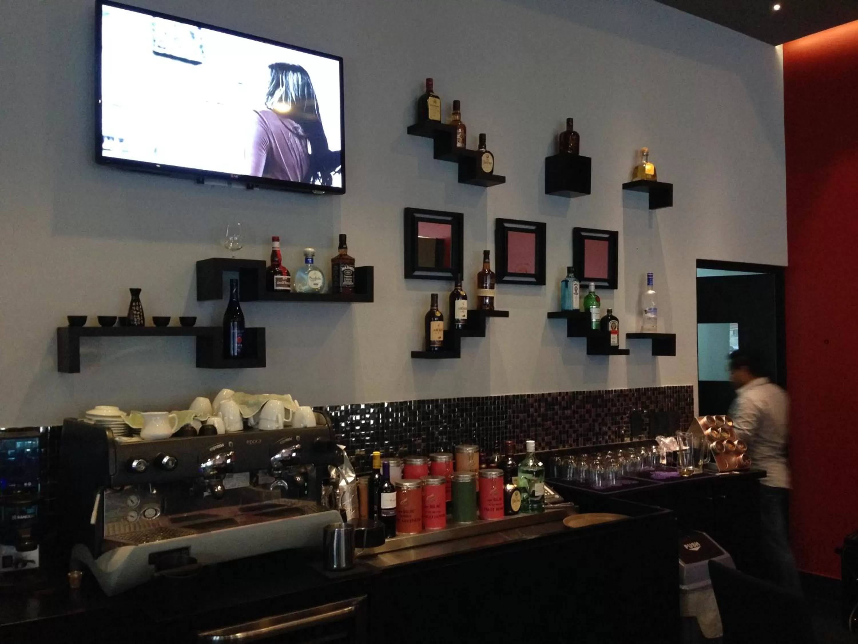 Restaurant/places to eat in Hotel Principe