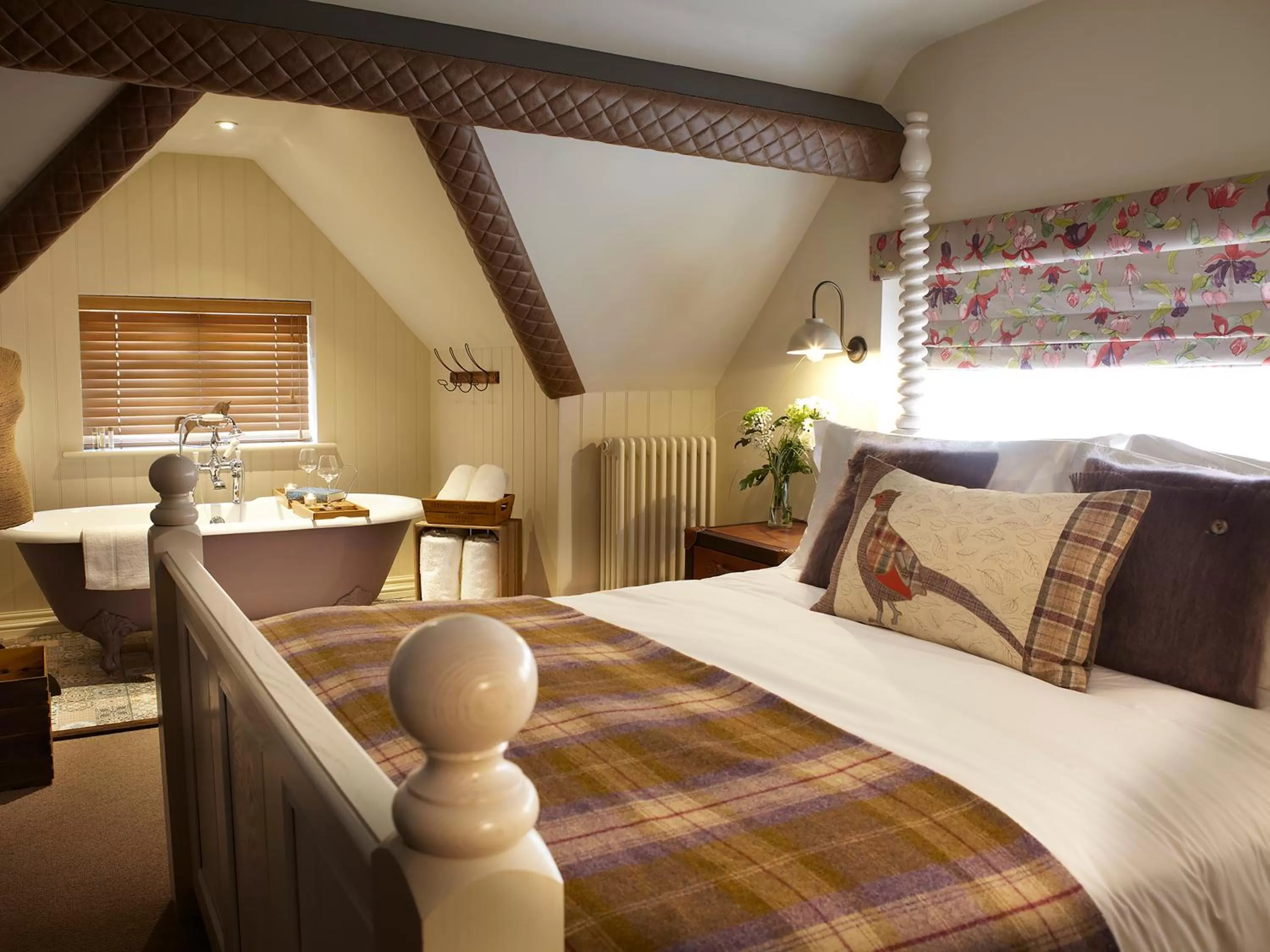Bed in The Plough Inn & Cottages