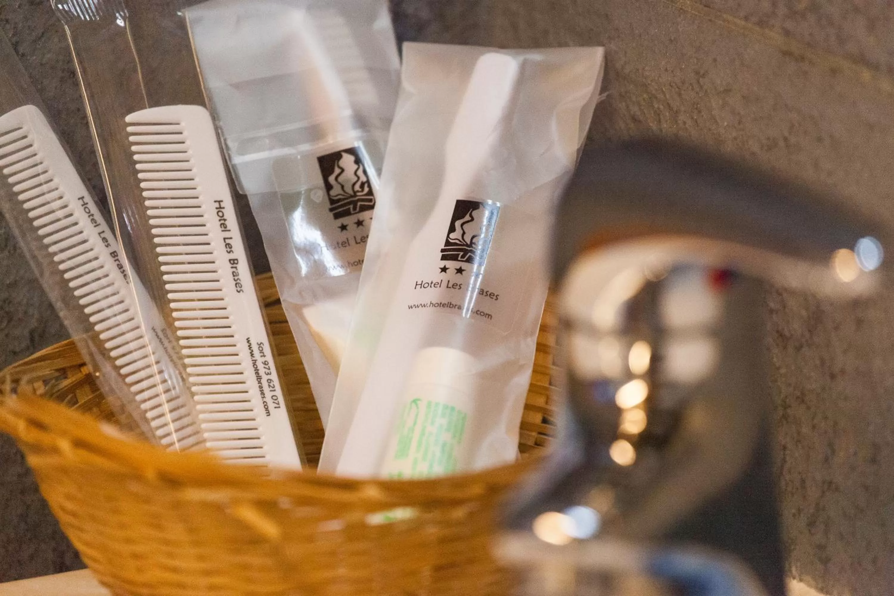 Toilet in Hotel Restaurant Les Brases