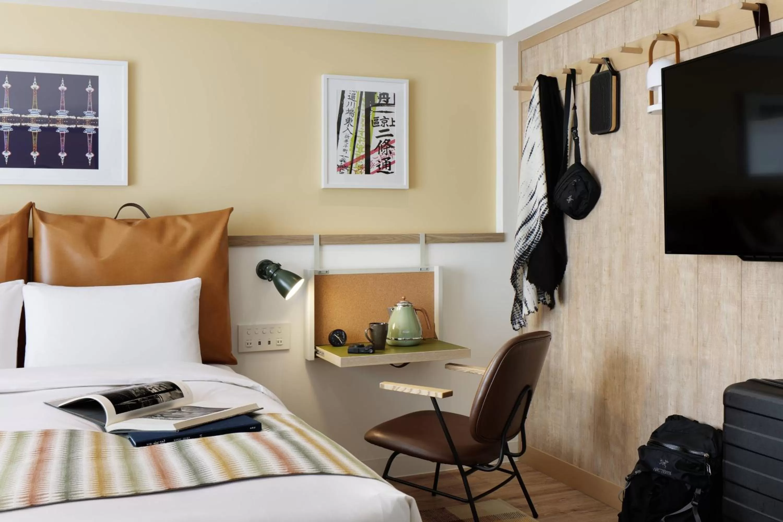 Photo of the whole room, Bed in Moxy Kyoto