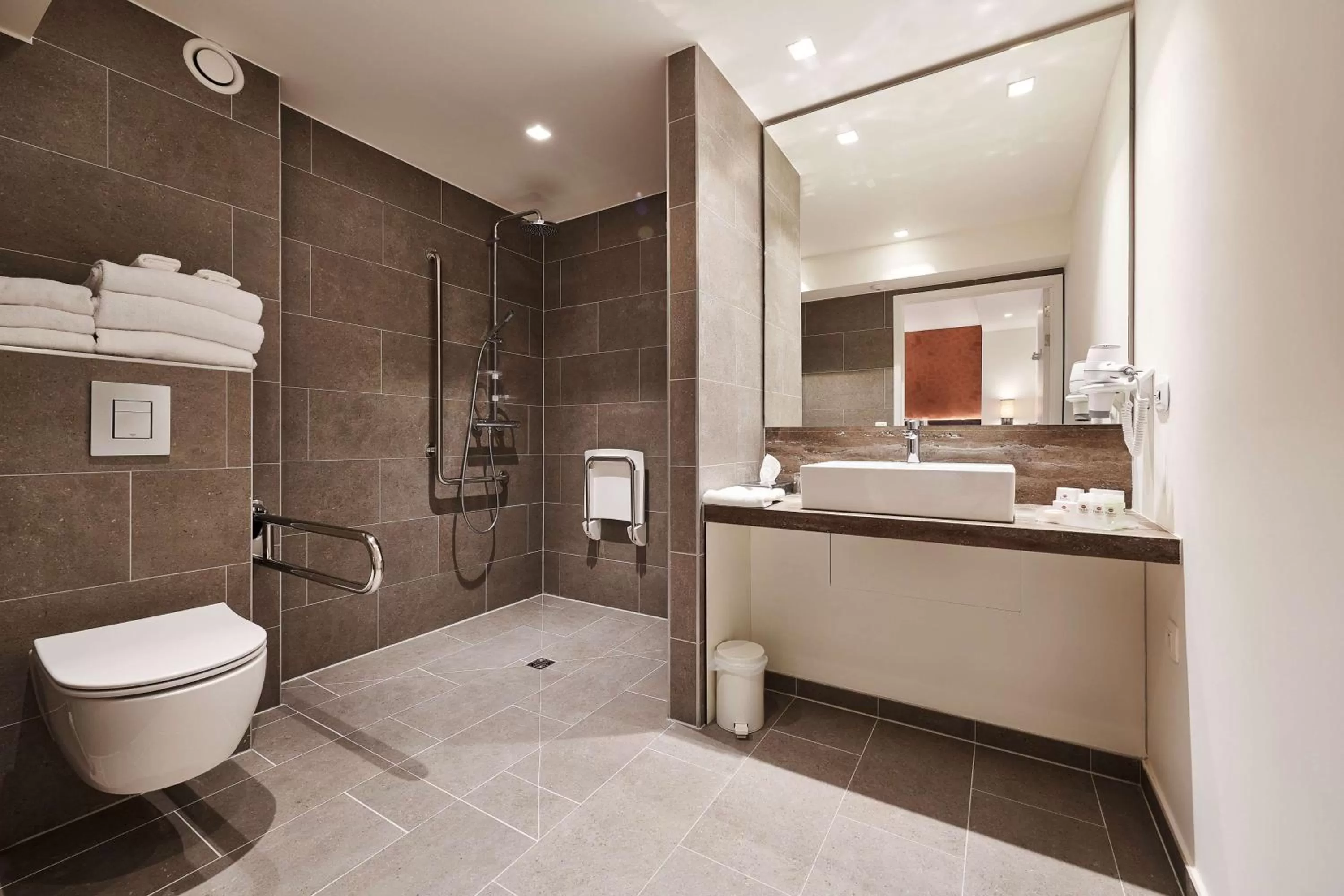 Photo of the whole room in Keizershof Hotel Aalst