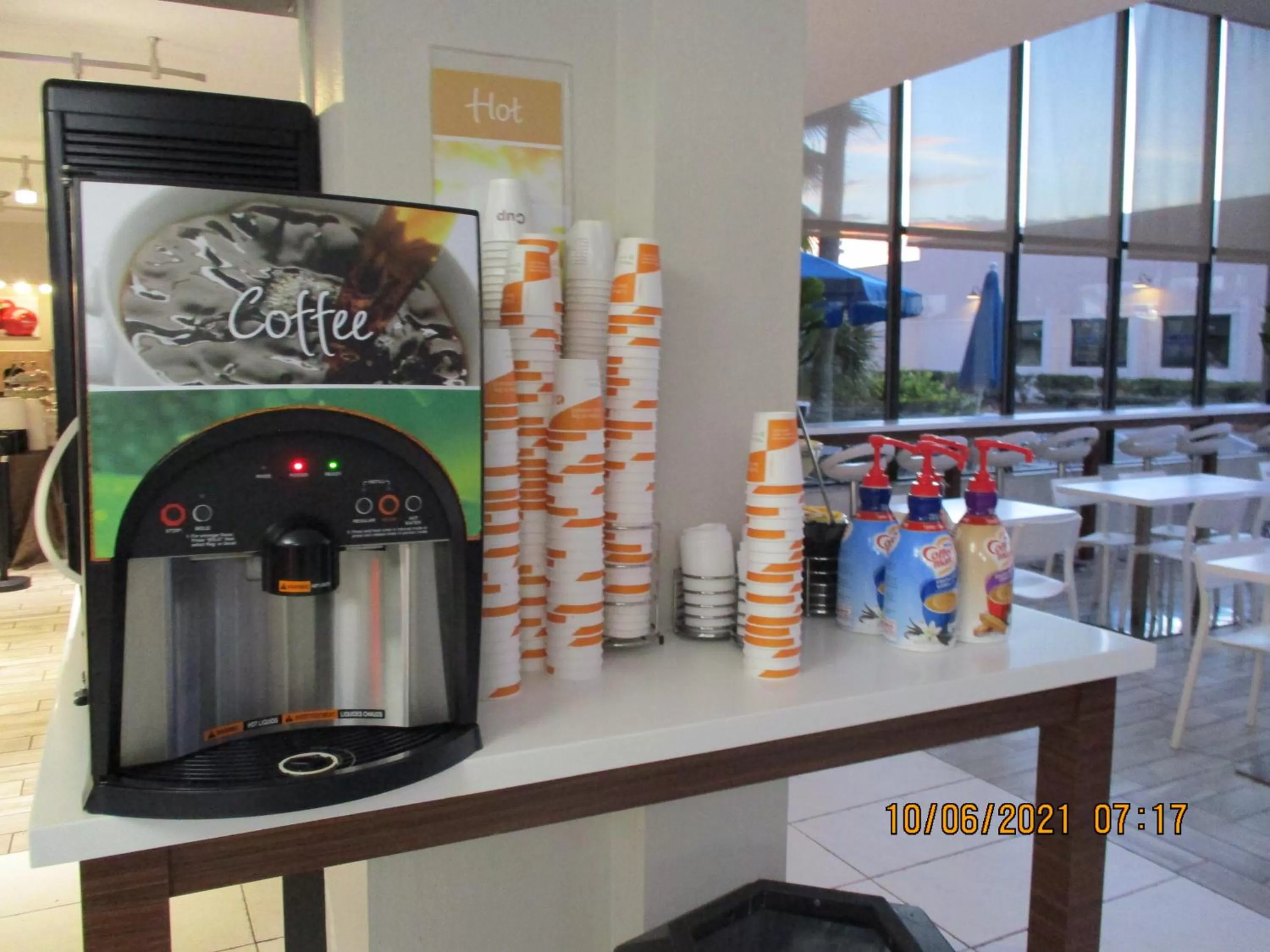 Coffee/tea facilities in Quality Inn & Suites Kissimmee by The Lake