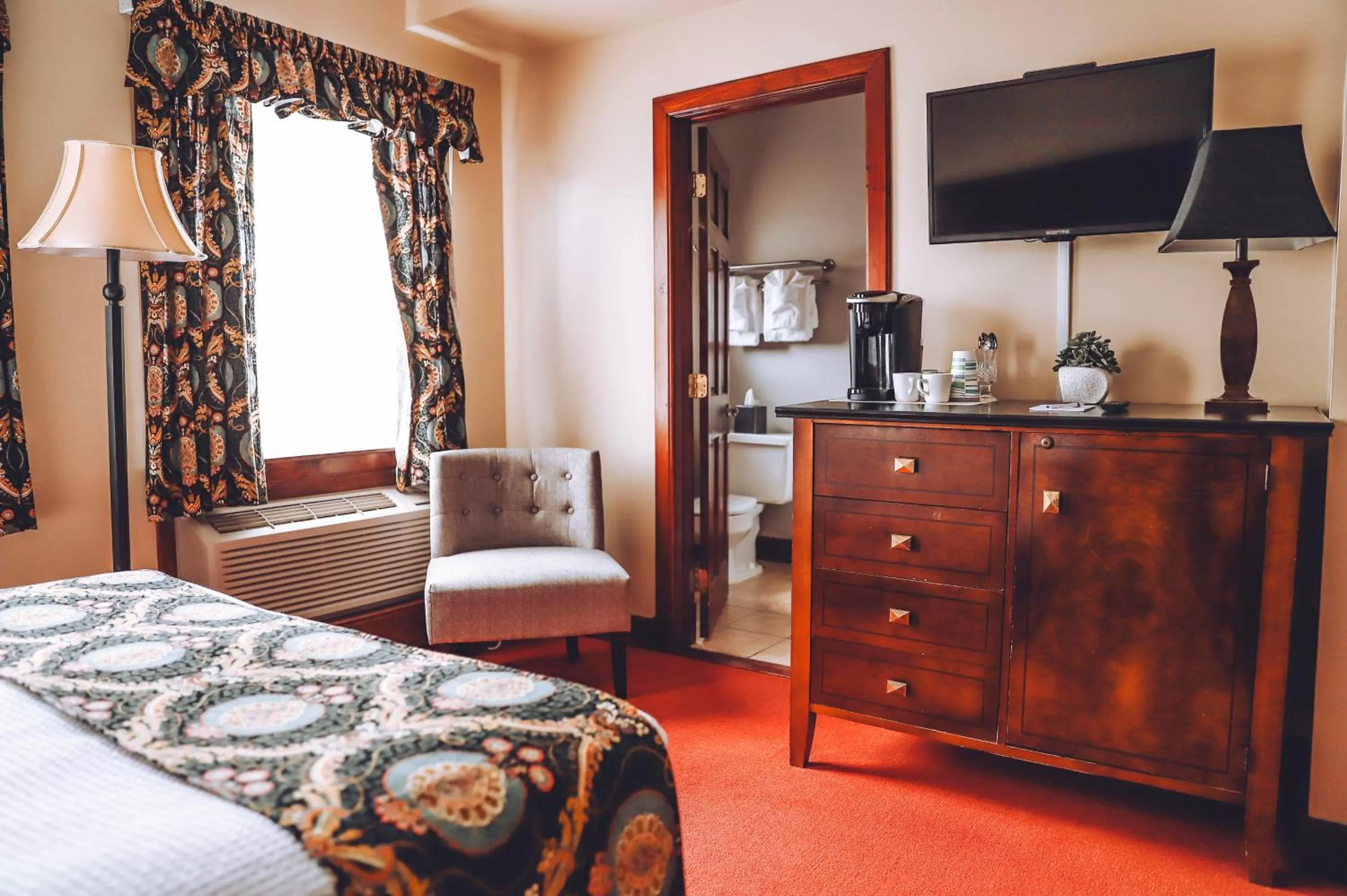 TV and multimedia, Bed in Tom Quick Inn