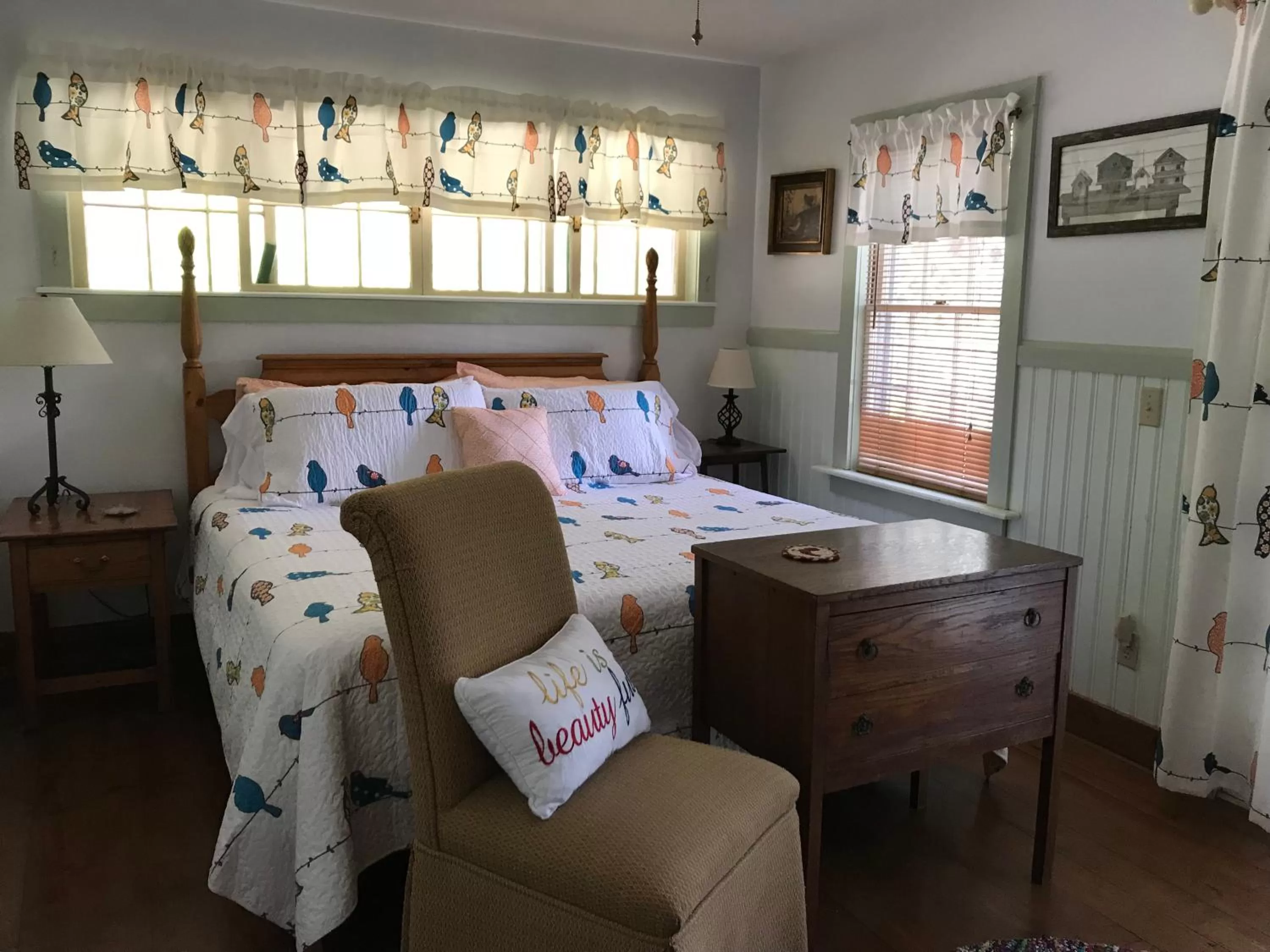 Standard King Room in Folkestone Inn