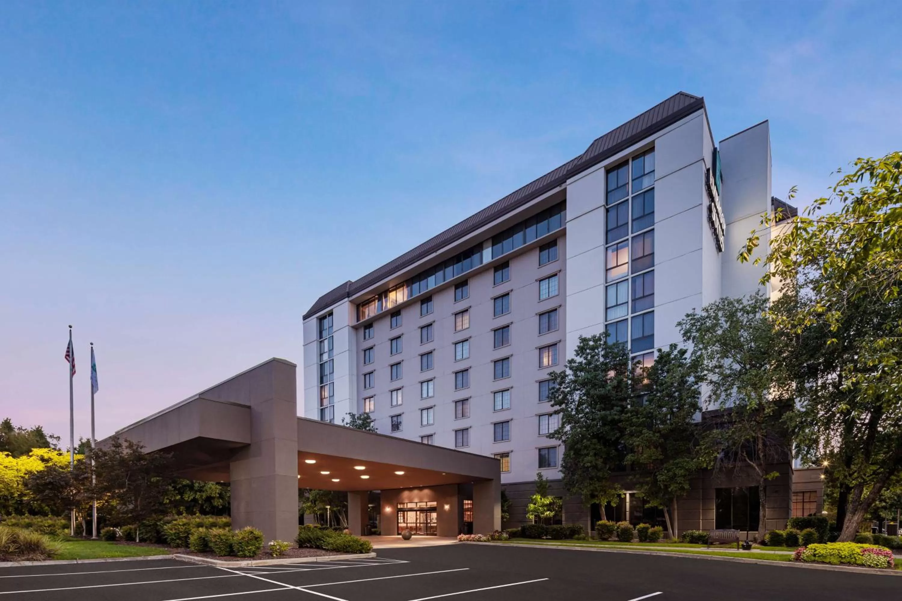 Property building in Embassy Suites by Hilton Nashville Airport