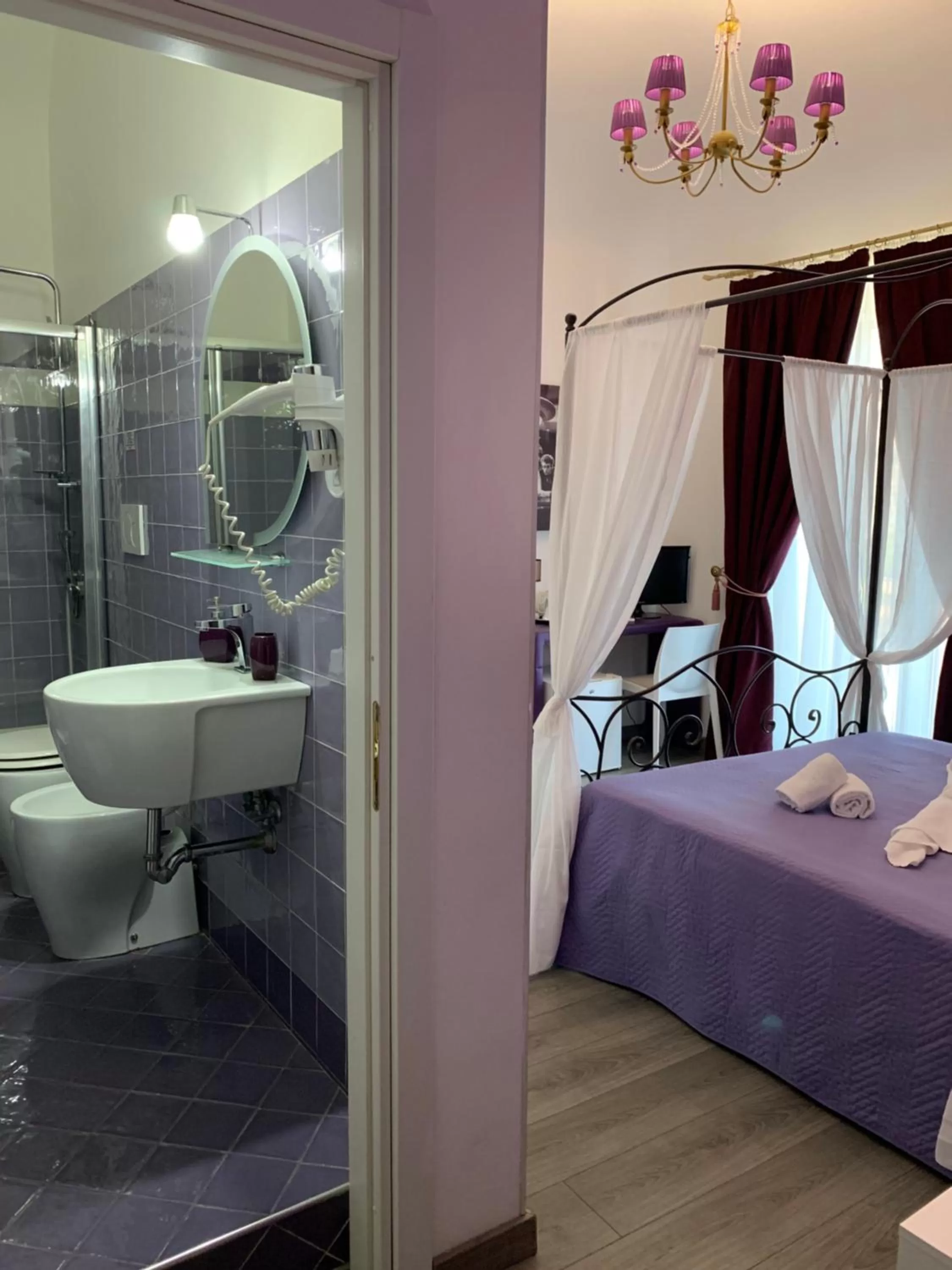 Photo of the whole room, Bed in Duca di Uzeda Bed and Breakfast