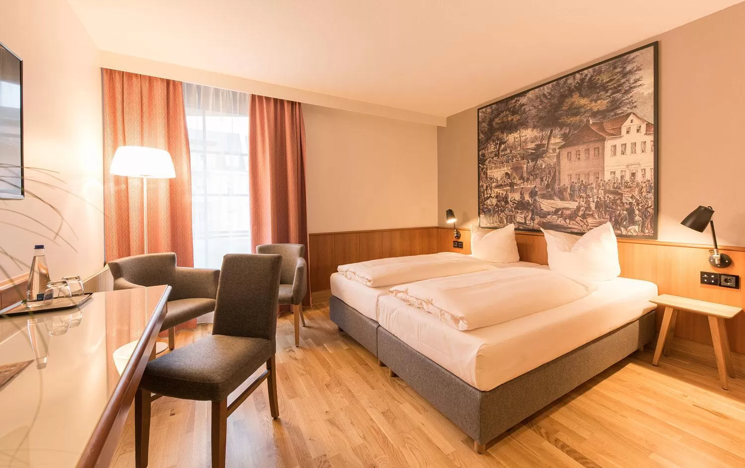 Photo of the whole room, Bed in Hotel Bayerischer Hof