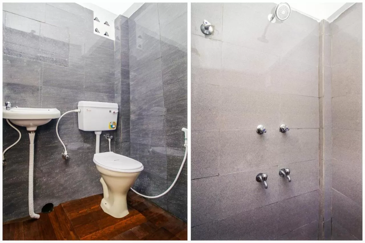 Shower in HOTEL BOOPATHI Madurai