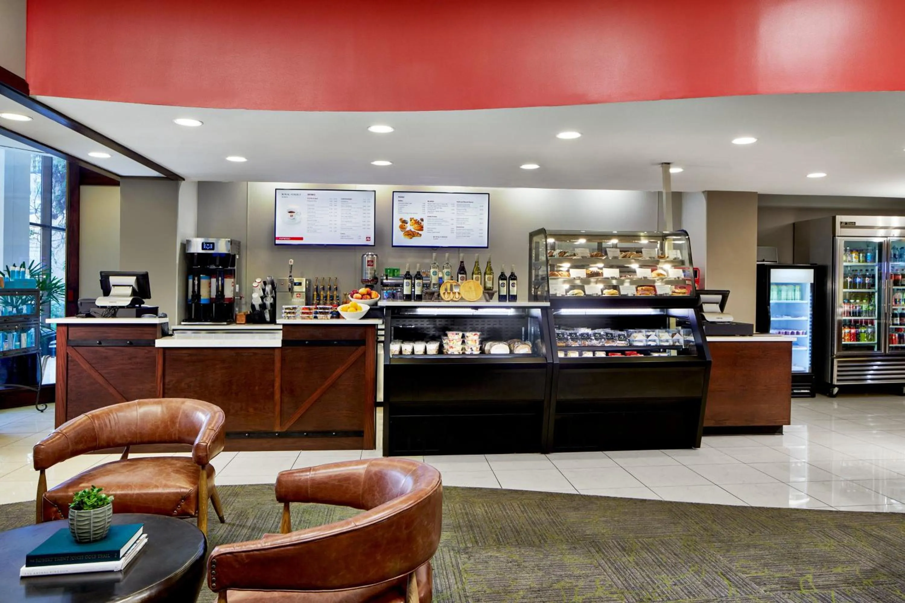 Restaurant/places to eat in Renaissance Mobile Riverview Plaza Hotel