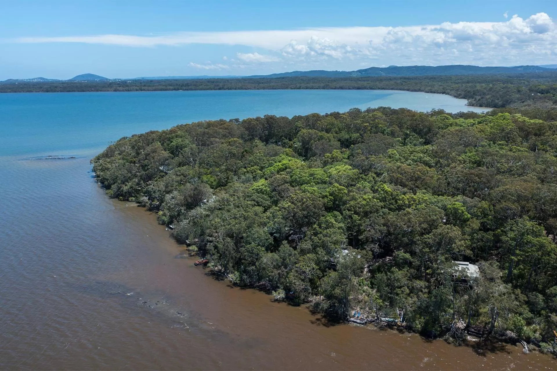 Natural landscape in Eumarella Shores Noosa Lake Retreat