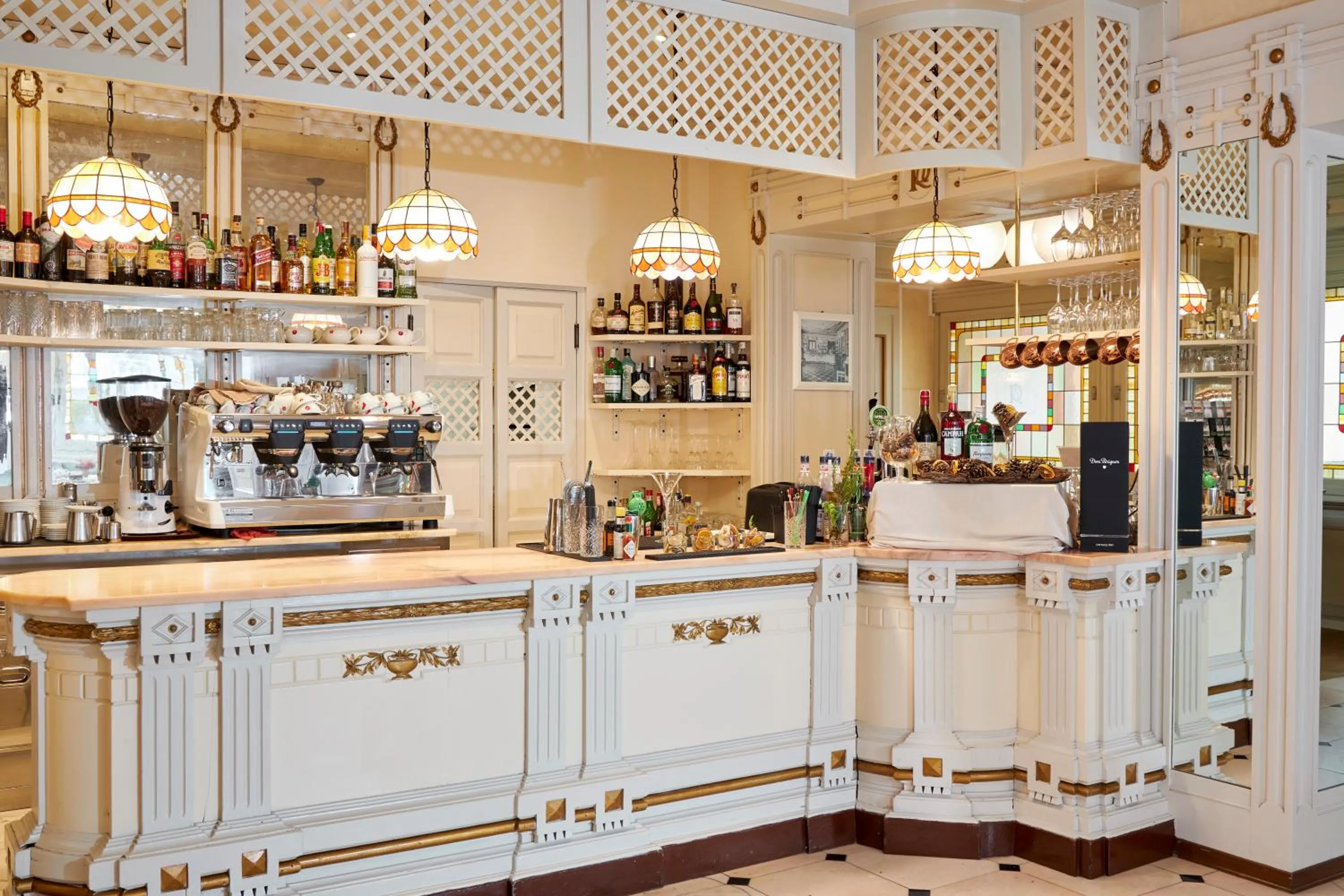 Lounge or bar in Hotel Rezia