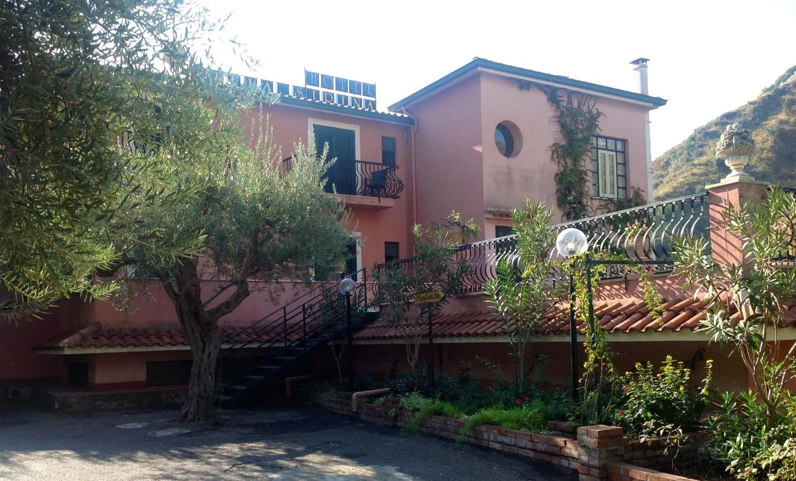 Property building in Hotel Villa Sirina