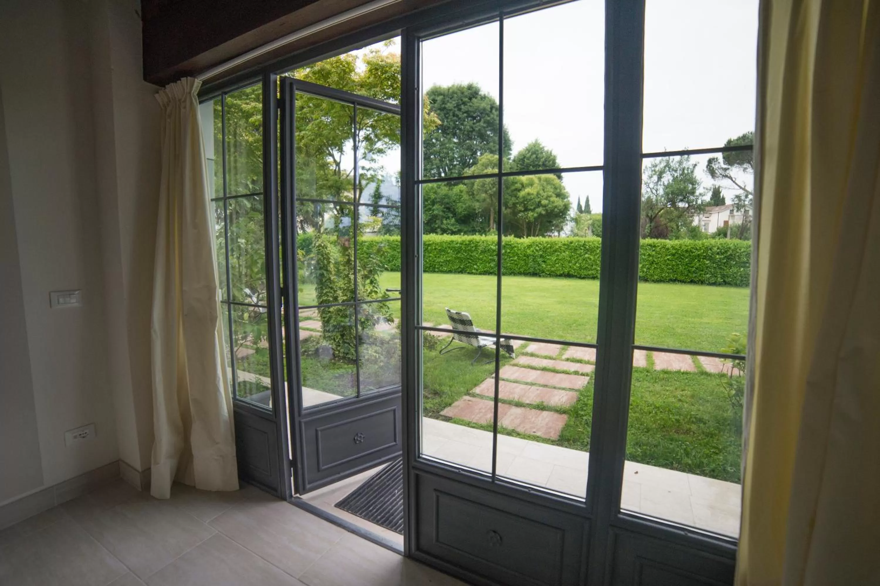 Photo of the whole room in Villa Franca in Franciacorta