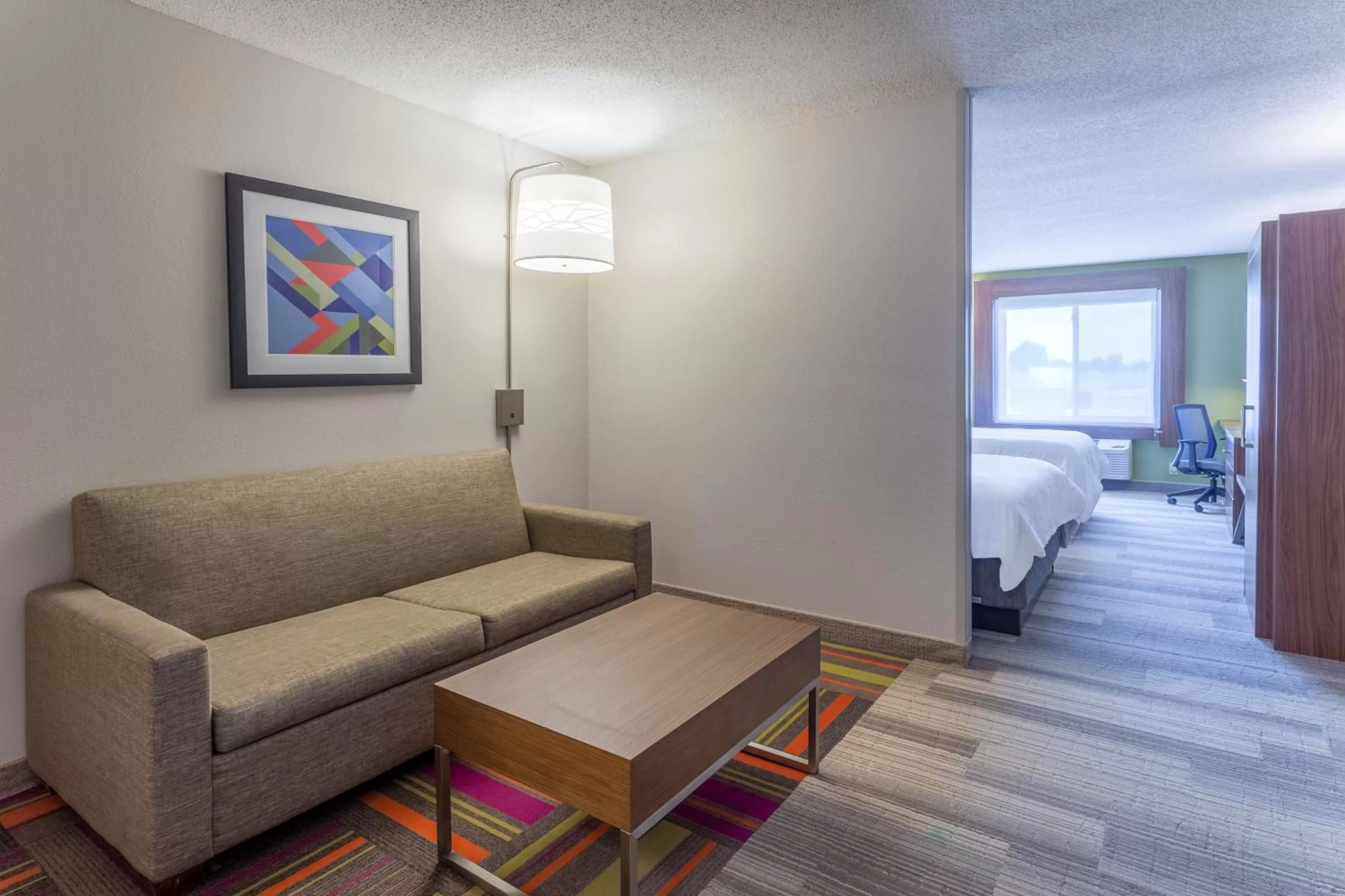 Photo of the whole room, Bed in Holiday Inn Express Hotel & Suites Burlington by IHG