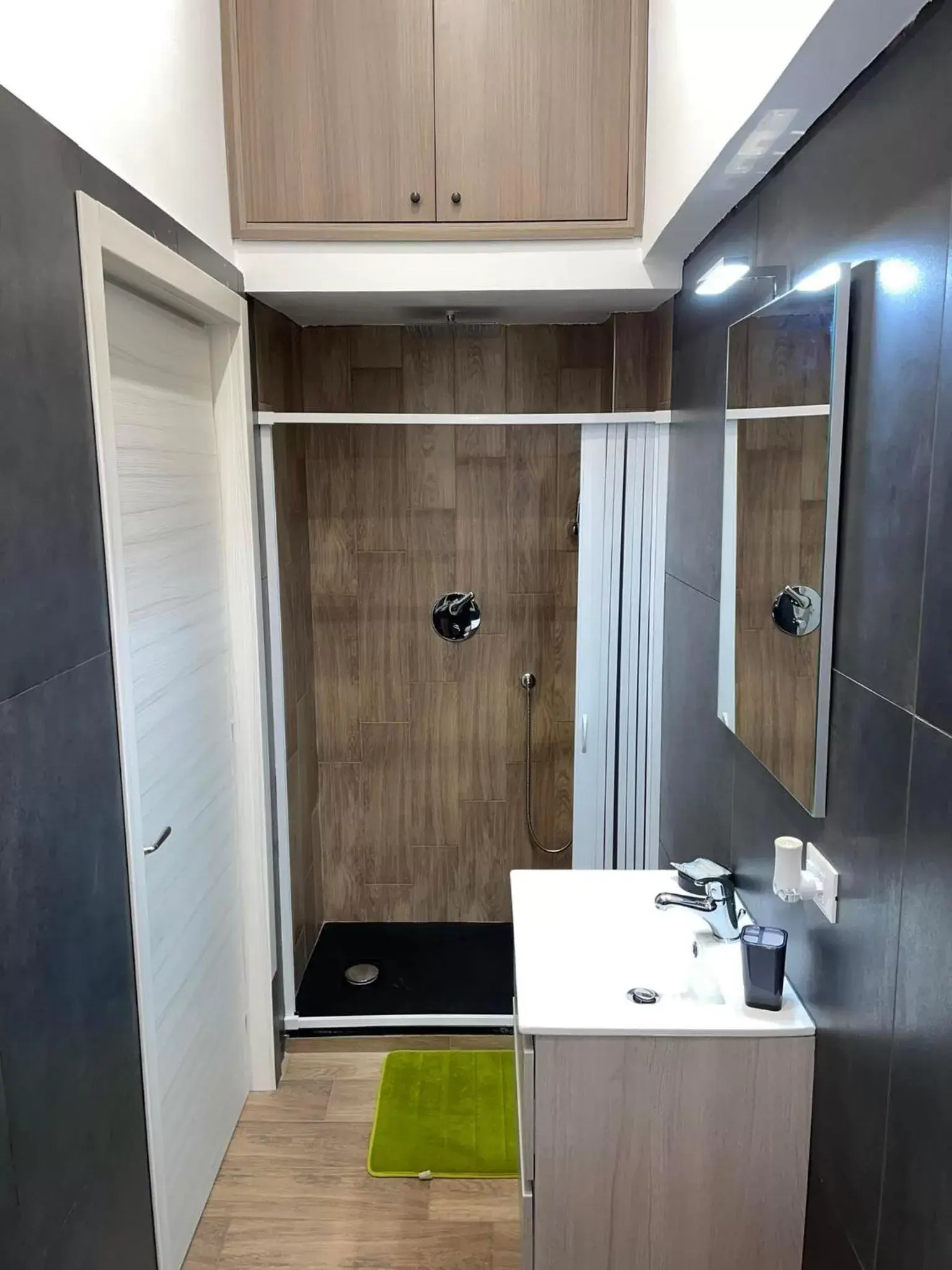 Double Room with Private Bathroom in Exclusive B&B Double Room with Private Bathroom in Exclusive B&B