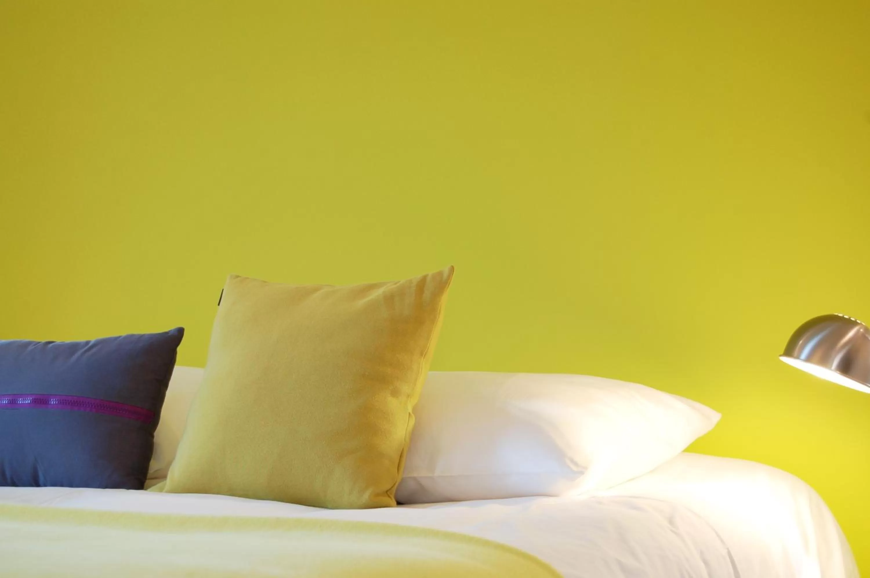 Bed in Le Jour et la Nuit, Maison d'hôtes