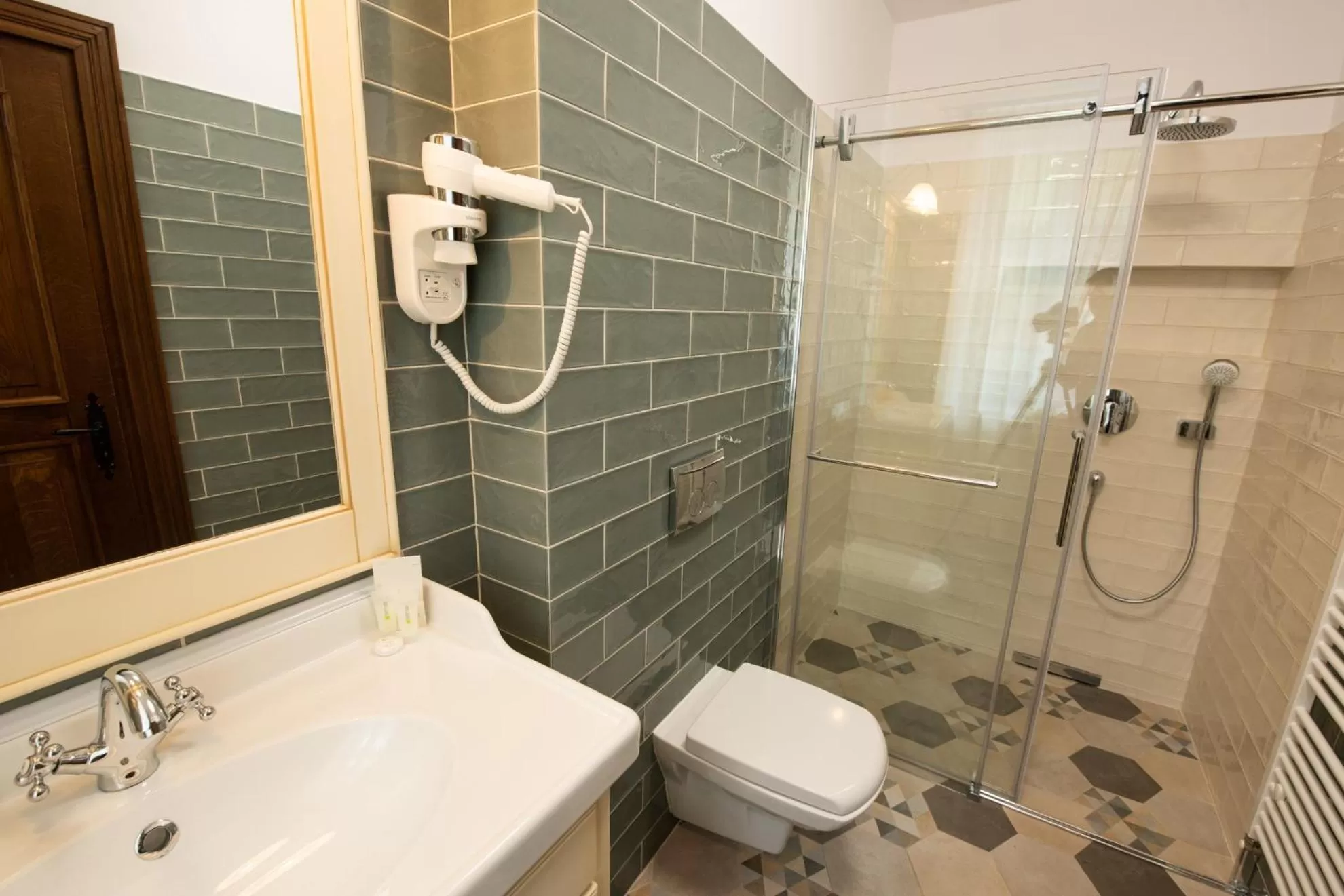 Bathroom in HOTEL BOUTIQUE CASA CHITIC -HOTEL AND RESTAURANT Str Johann Gott nr7