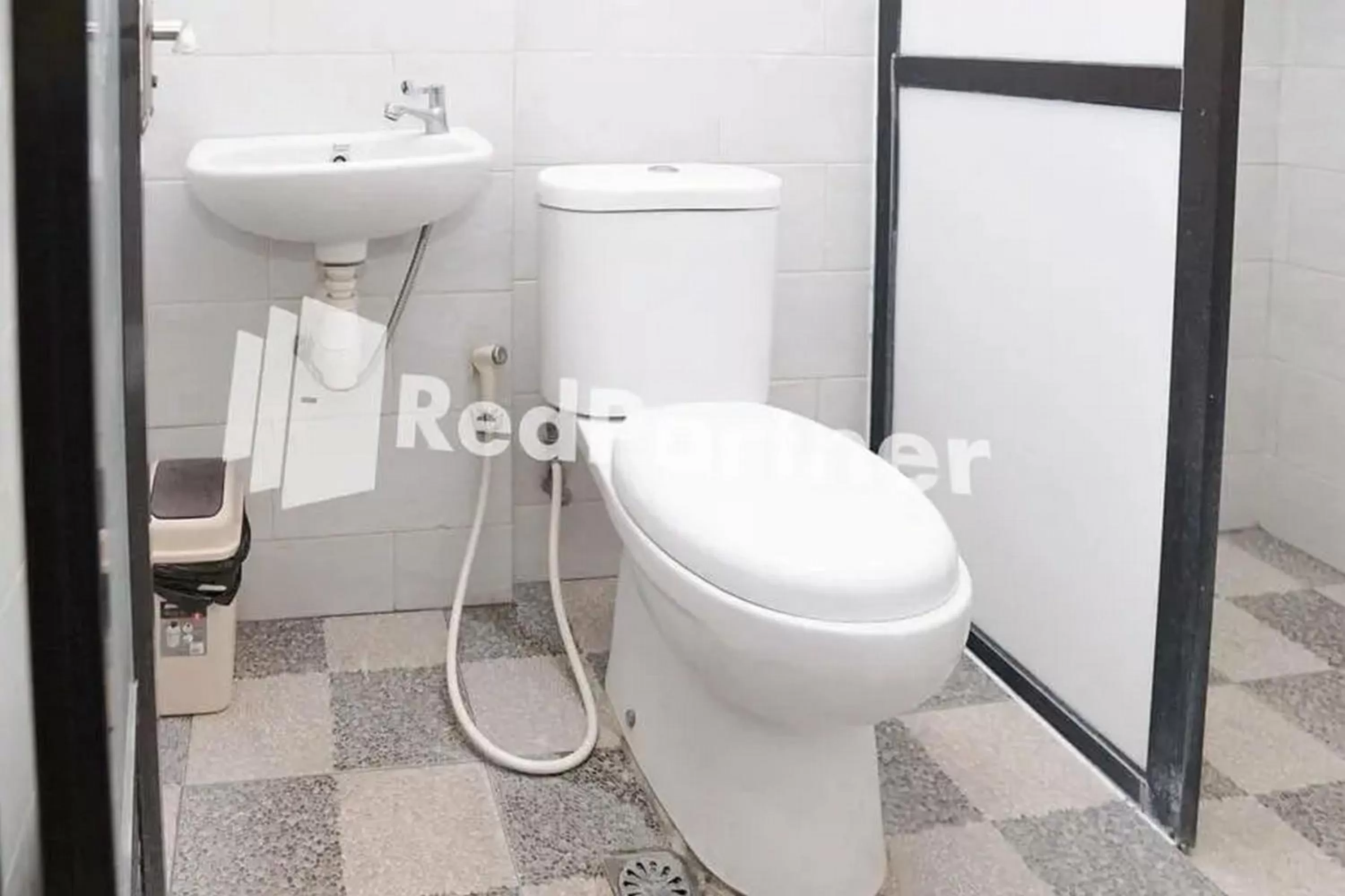 Toilet in Panorama Inn Residence Batu Redpartner