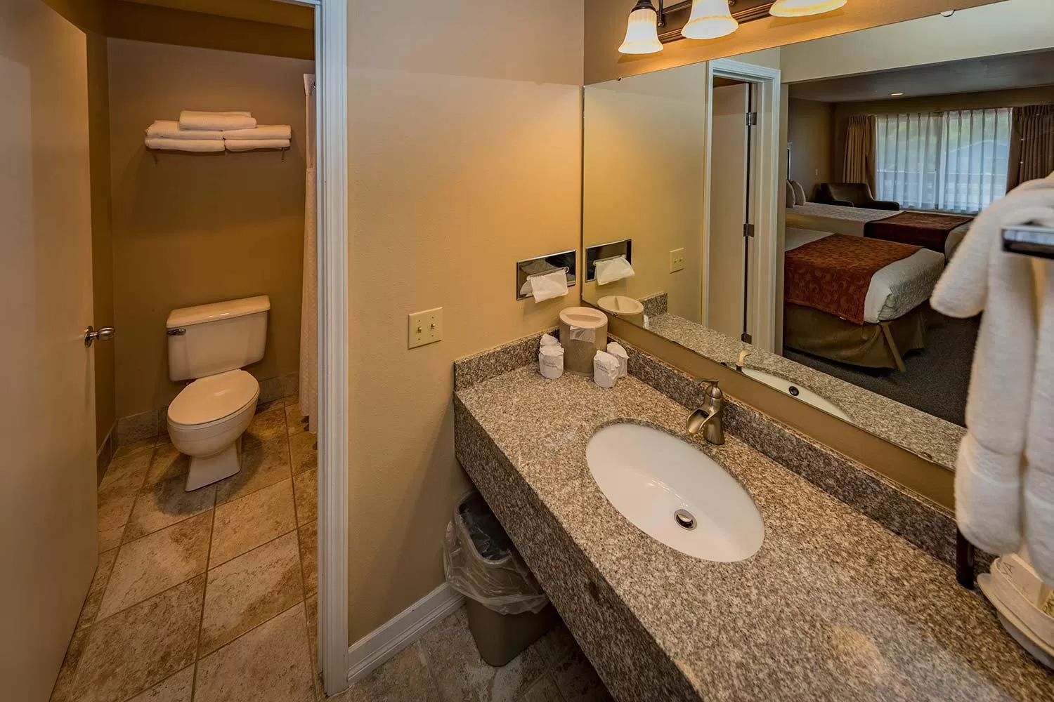 Bathroom, Bed in Mill Village Motel