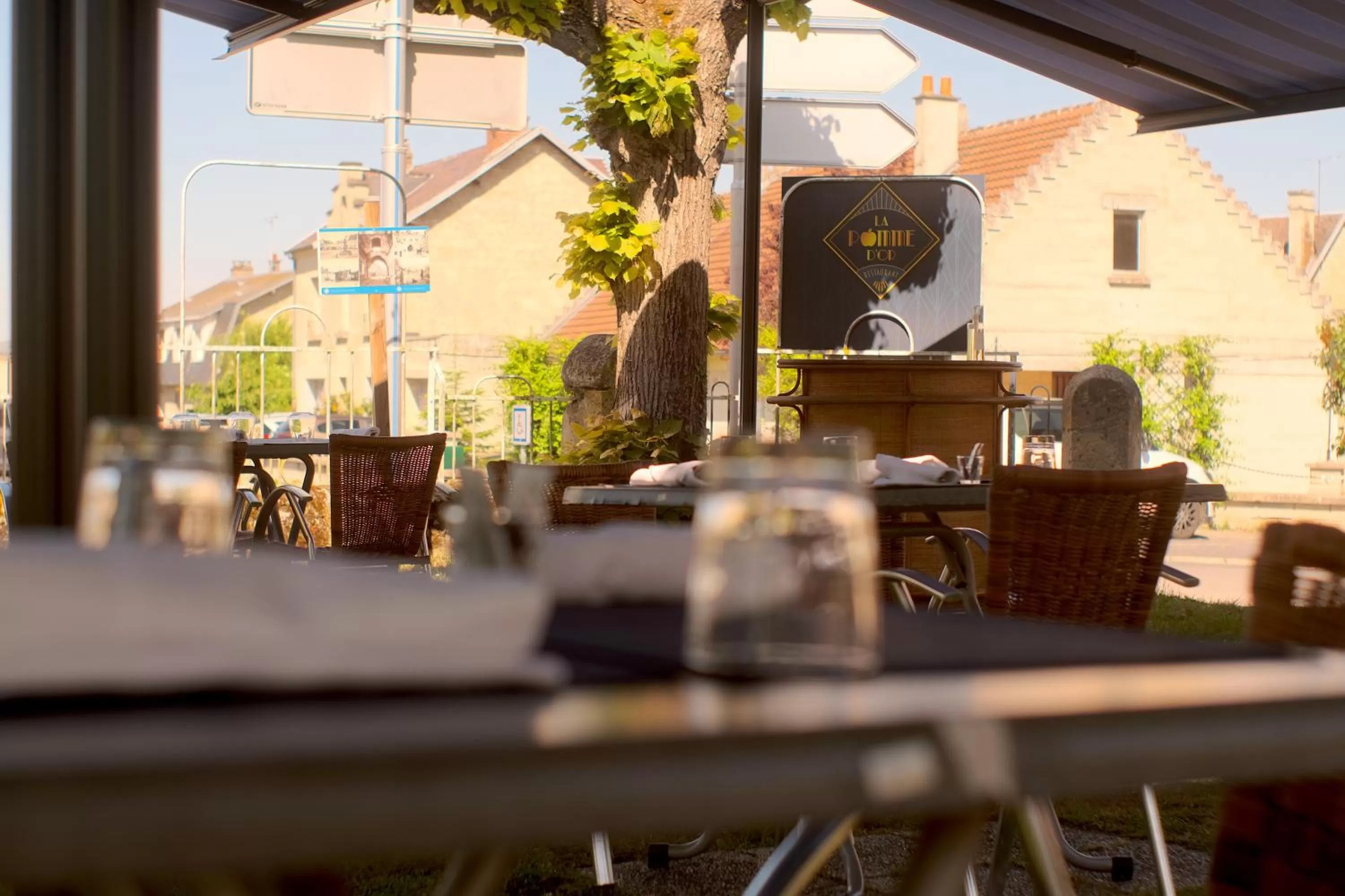 Patio, Restaurant/Places to Eat in HOTEL BELLEVUE