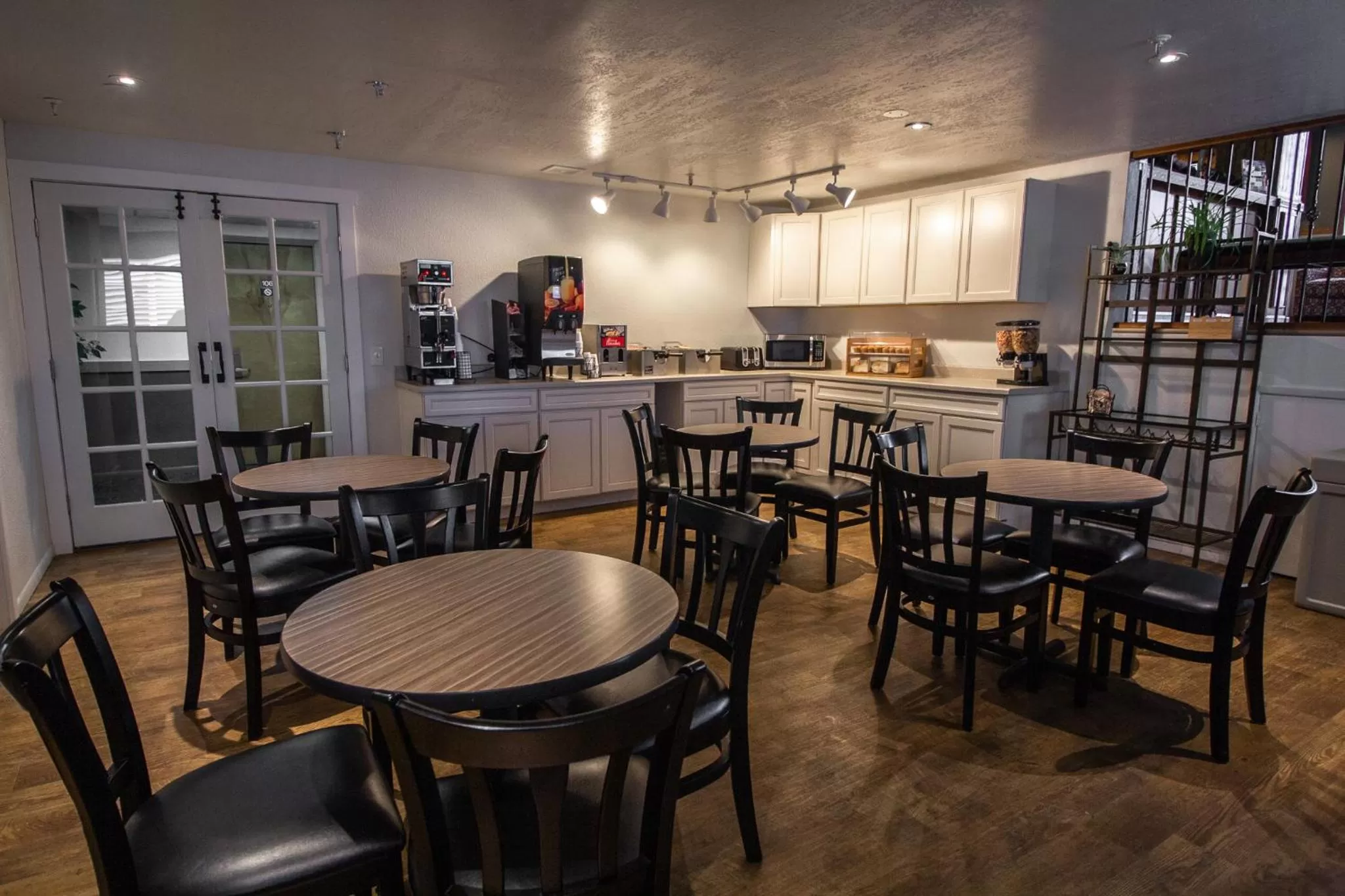 Buffet breakfast in FairBridge Inn - Coeur d'Alene