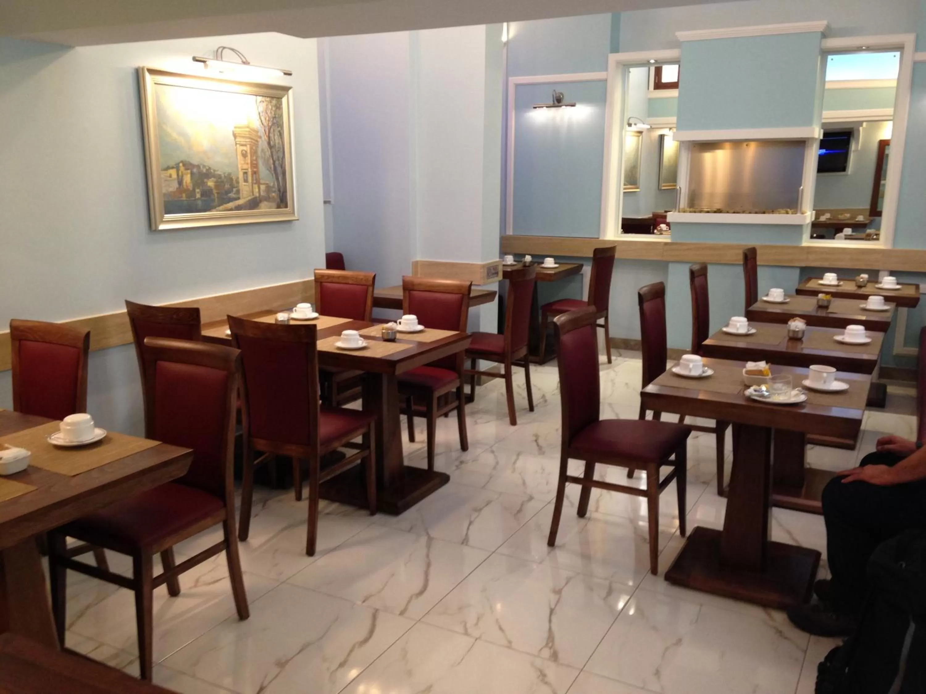 Restaurant/places to eat in Grand Harbour Hotel